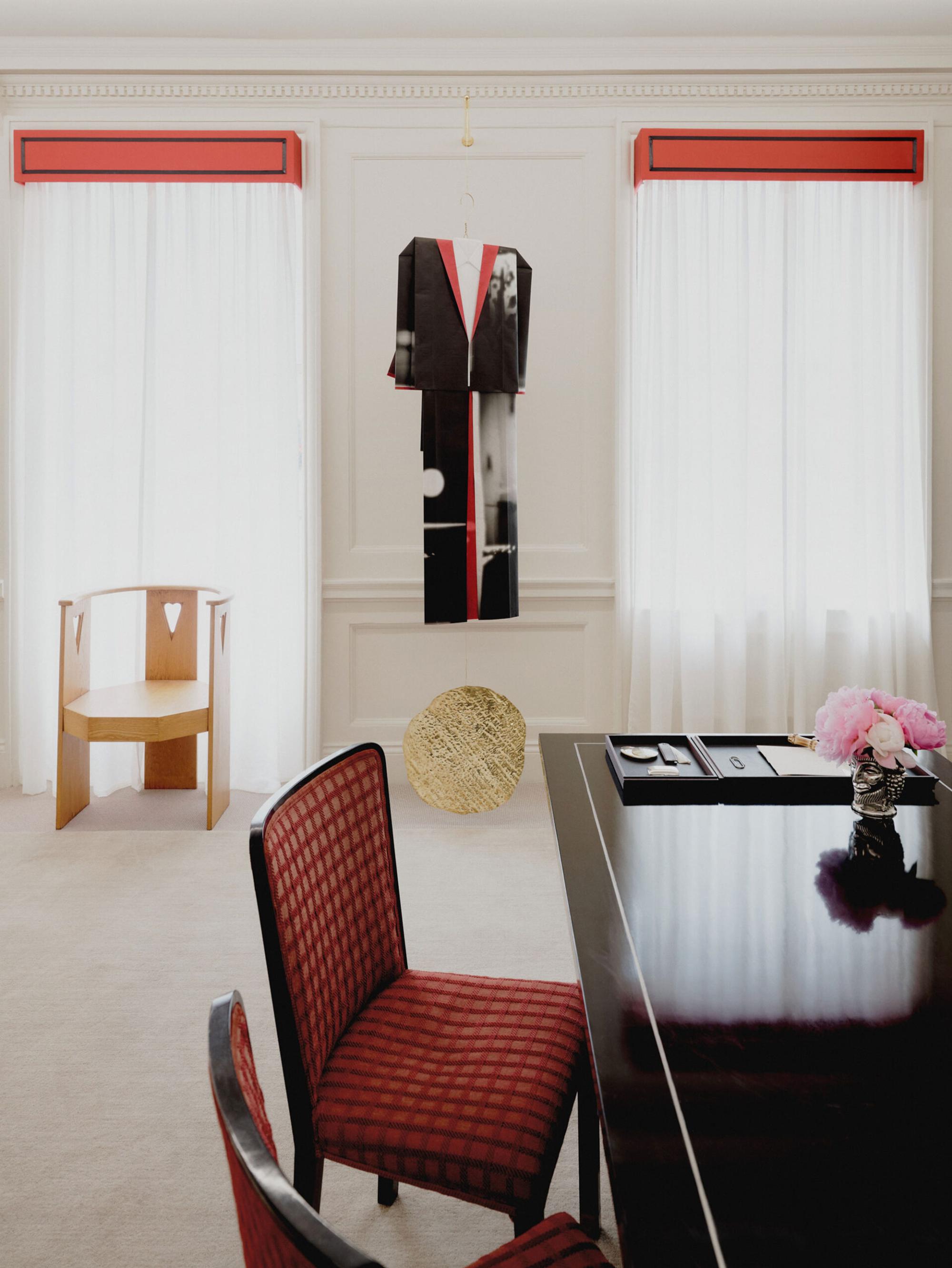 Interior design by Halleroed for Saman Amel in 17 Albemarle Street , London — image 16 of 26