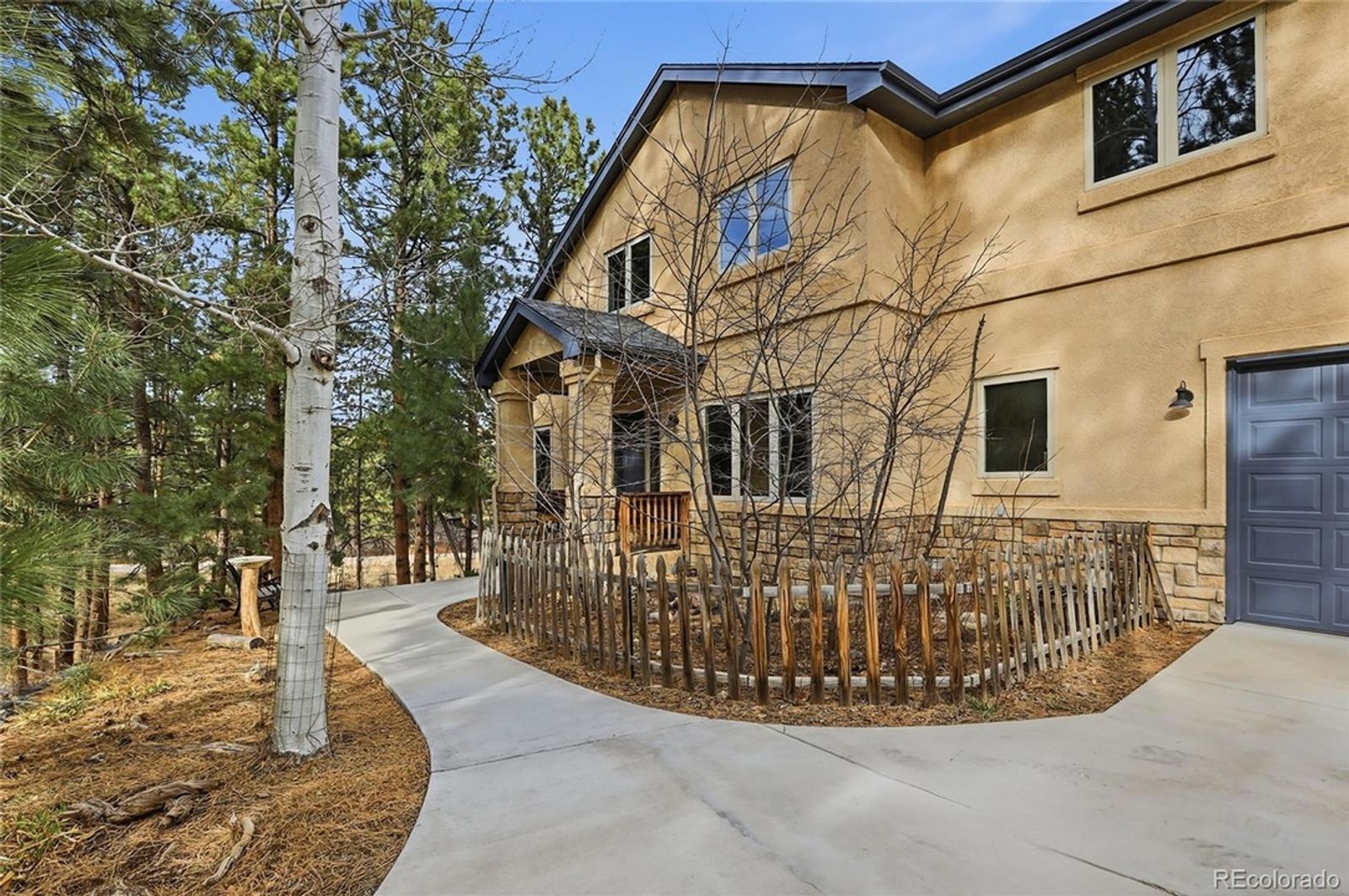 4163 Cheyenne Dr, Larkspur, CO