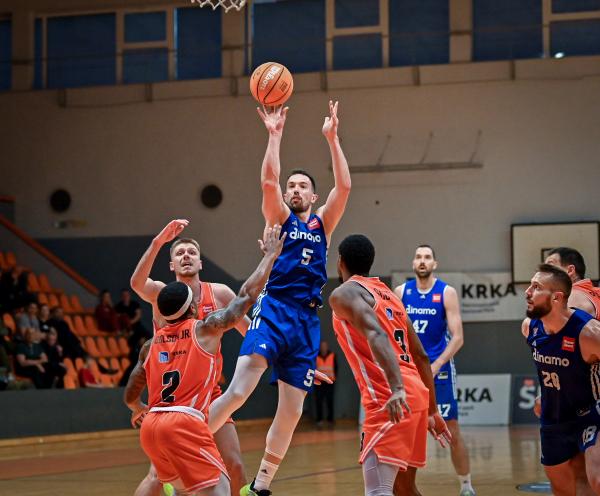 DINAMO I DALJE BEZ POBJEDE PORAZ U ŠIBENIKU