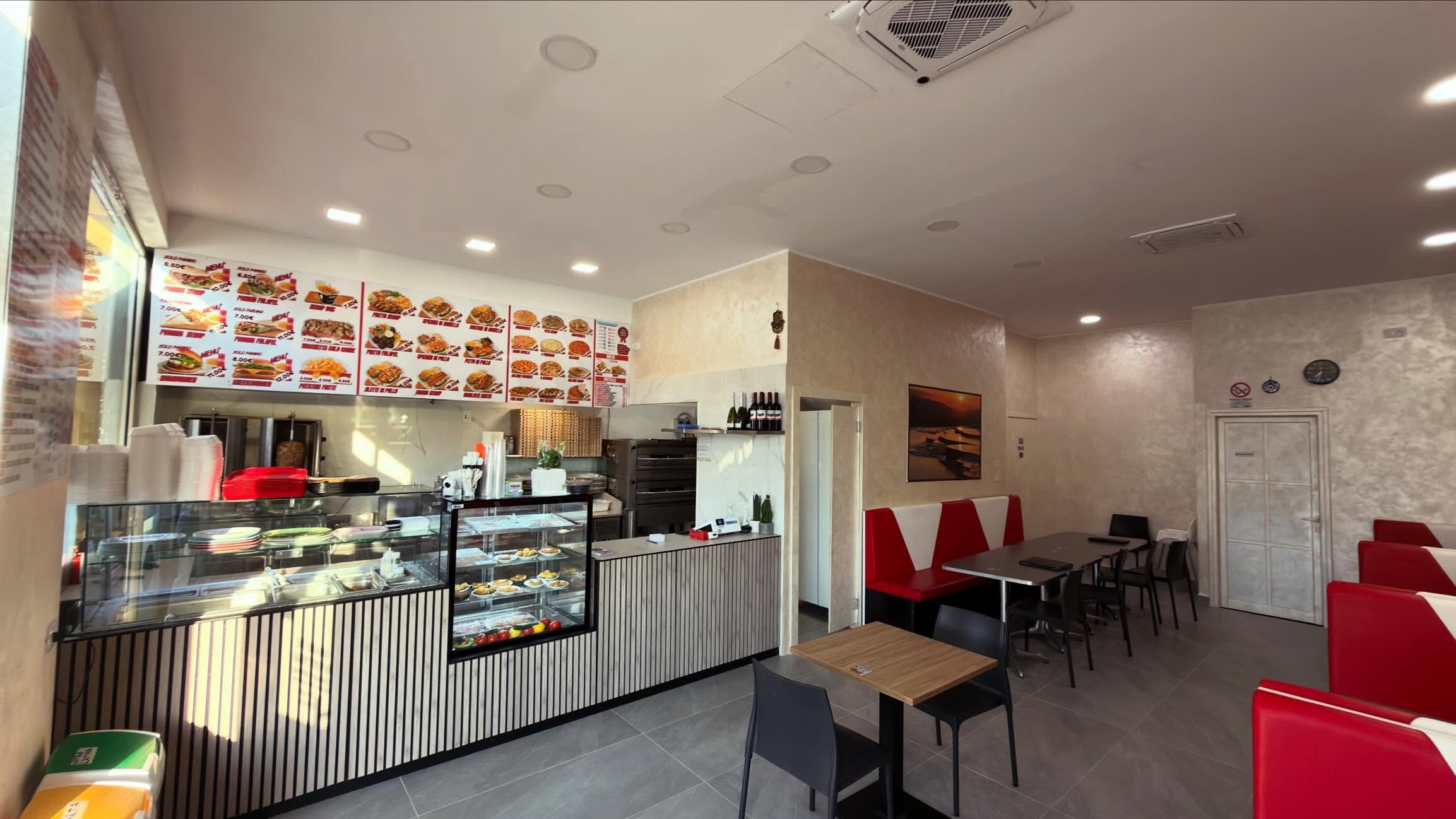 Il bancone e la sala