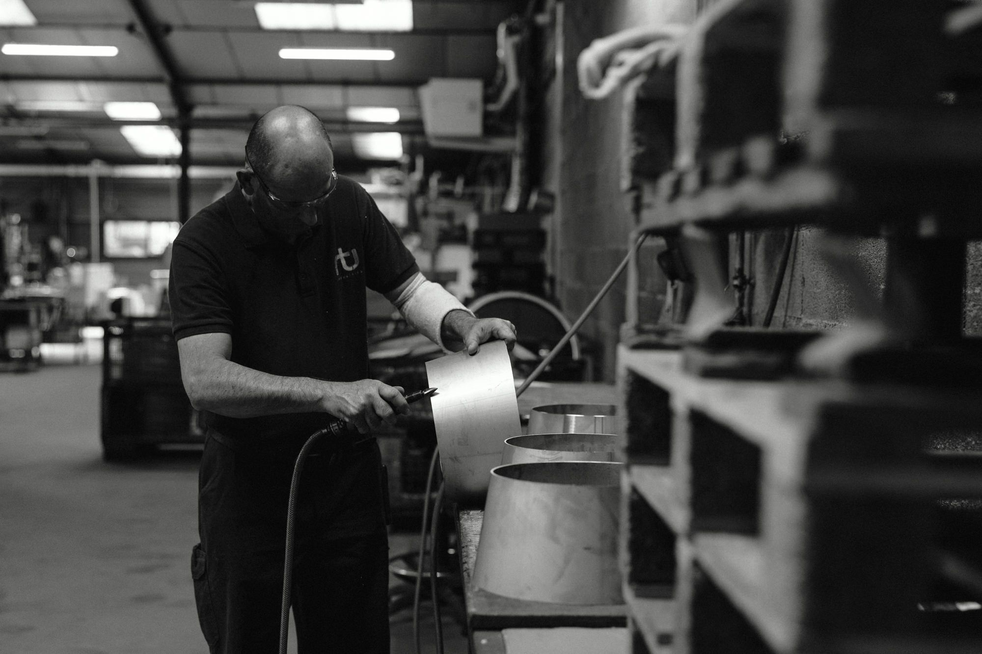 opération de meulage et ébavurage