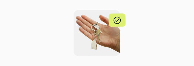 hand with keys