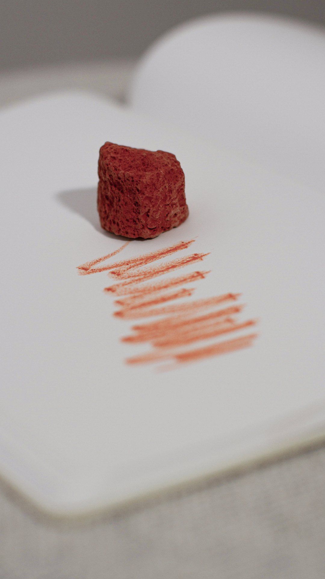 Mudle Crayons draw their inspiration directly from the natural stones of Jeju Island, capturing their authentic colours, shapes, and textures. Each crayon is handmade, giving each piece its own distinct personality.
