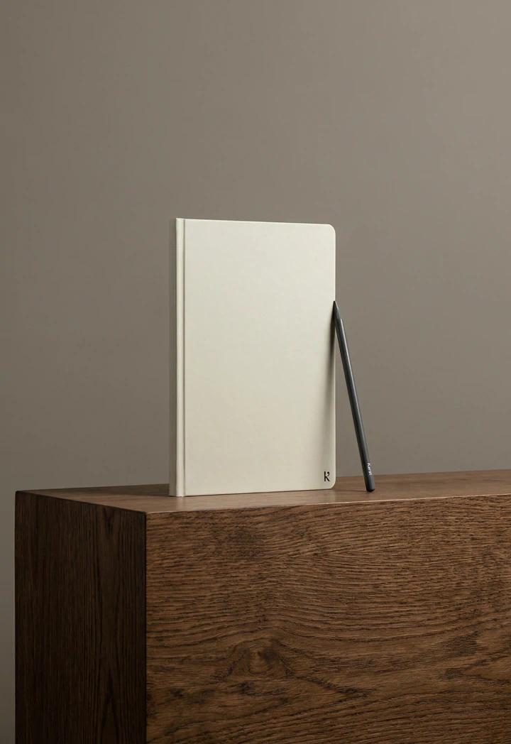 Woodless Graphite Pencil
Retail Value: $14.00 Silky smooth pages