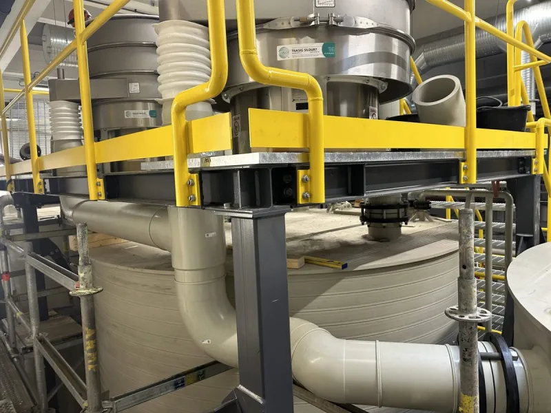 PVDF erijuhtumi torustik