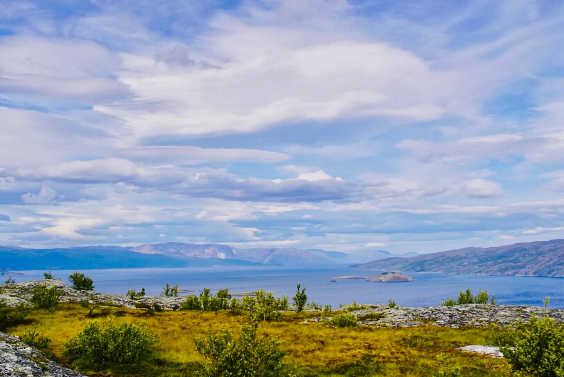 Komsa Mountain UNESCO Hike – 3