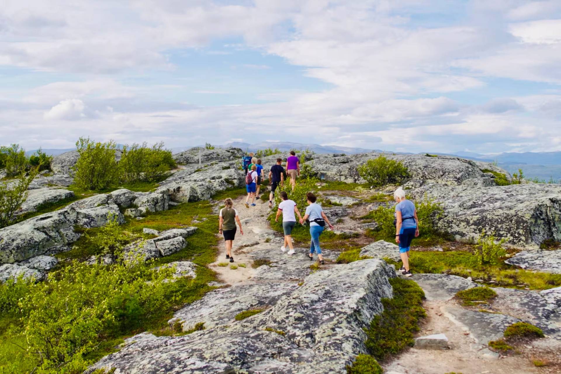 Komsa Mountain UNESCO Hike – 4
