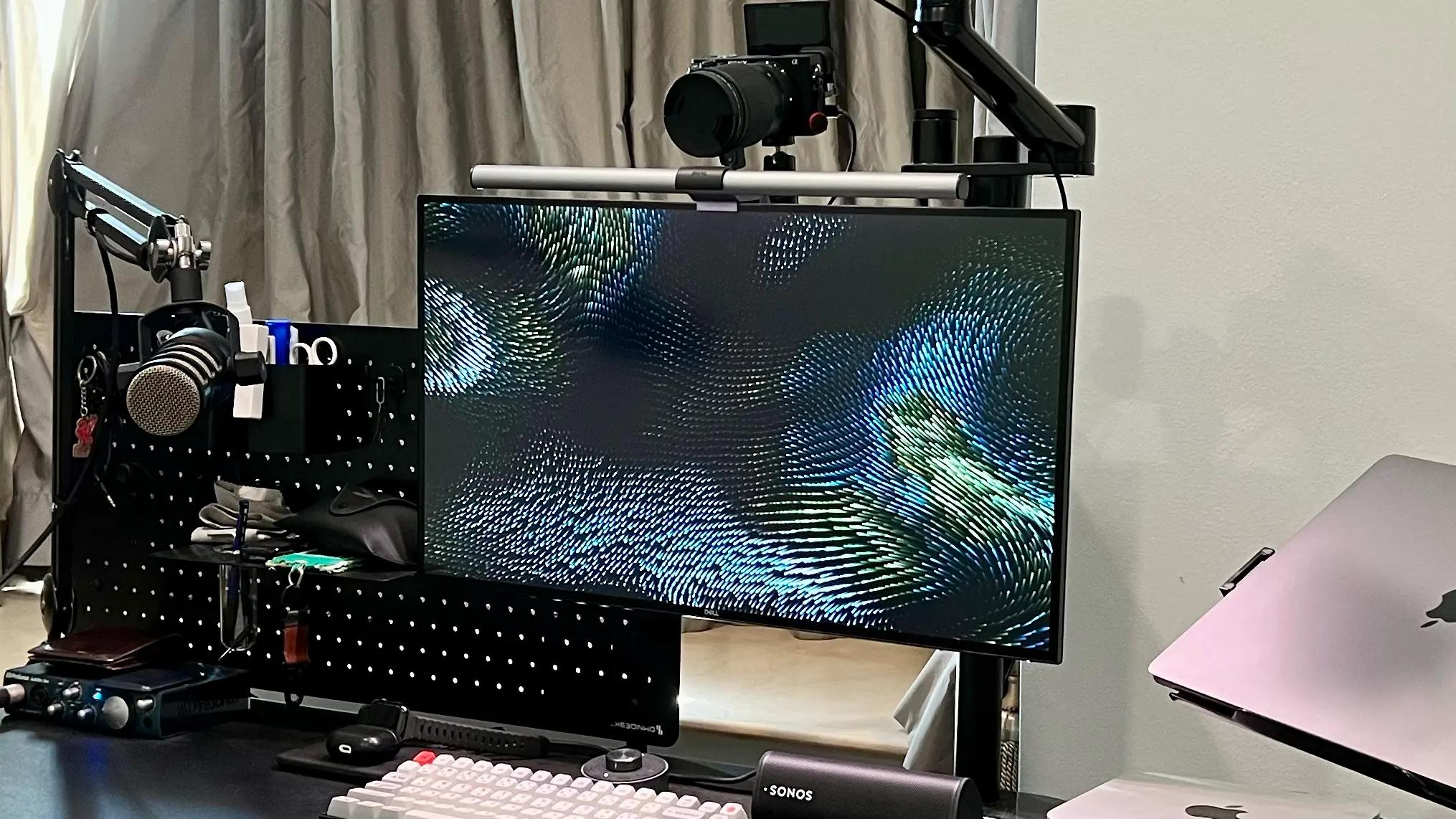 Dell U2720Q