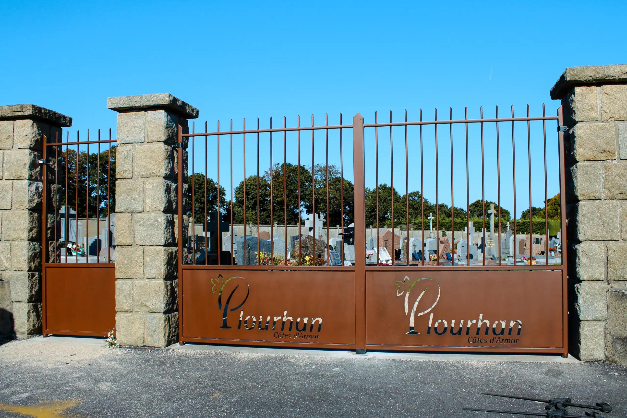 Portail double battant + portillon