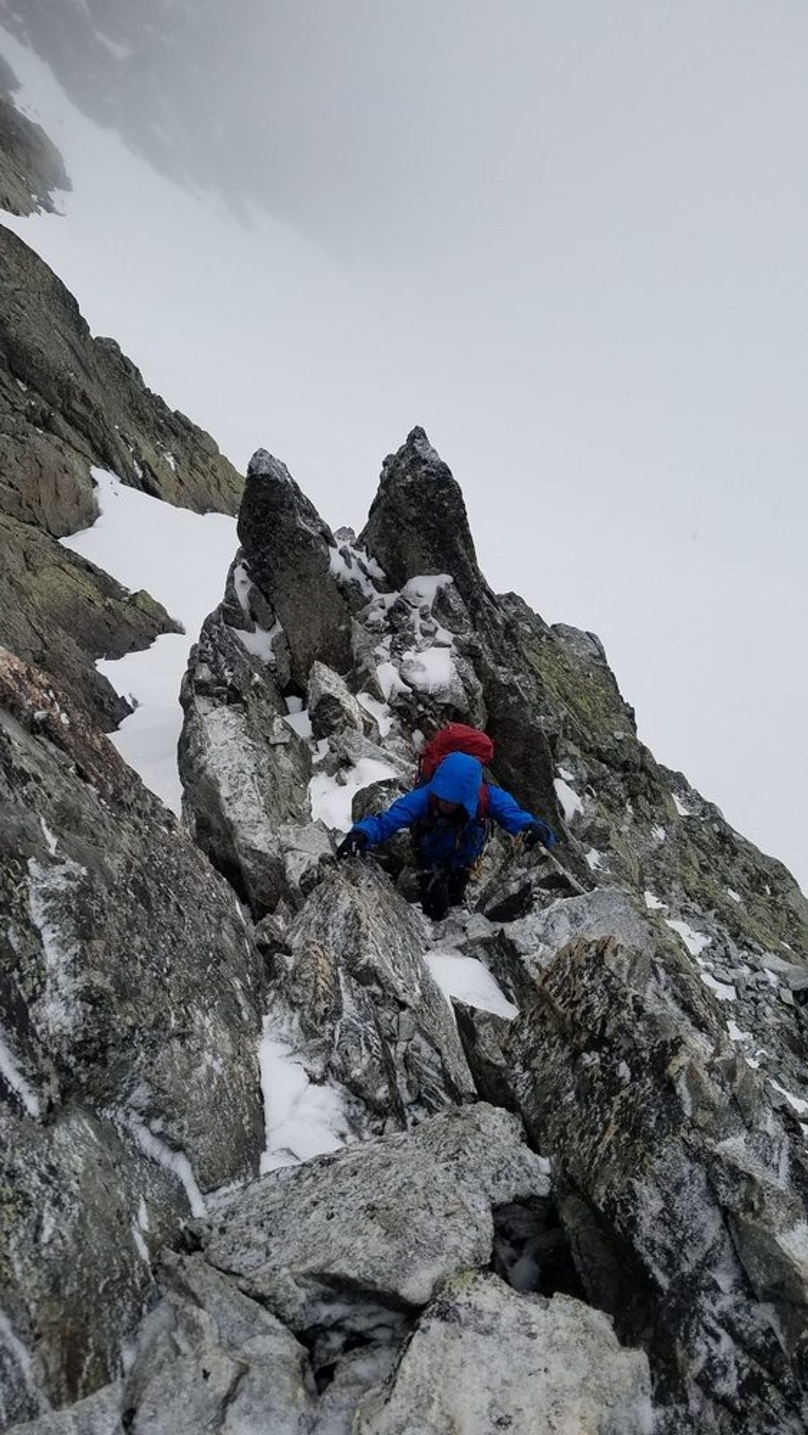 Pointe Cézanne - Couloir sud et traversée - Un peu de mixte