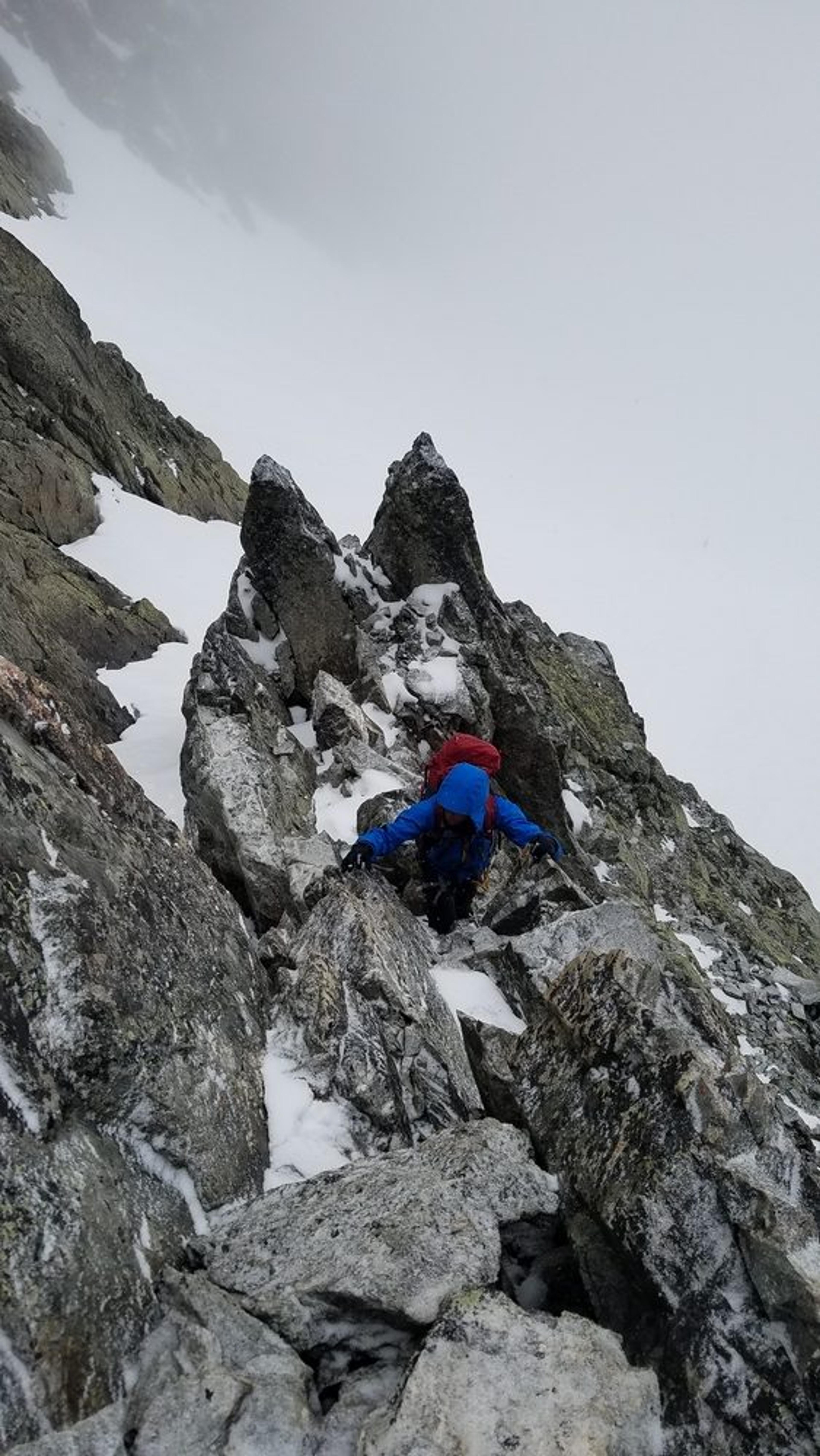 Pointe Cézanne - Couloir sud et traversée - Un peu de mixte