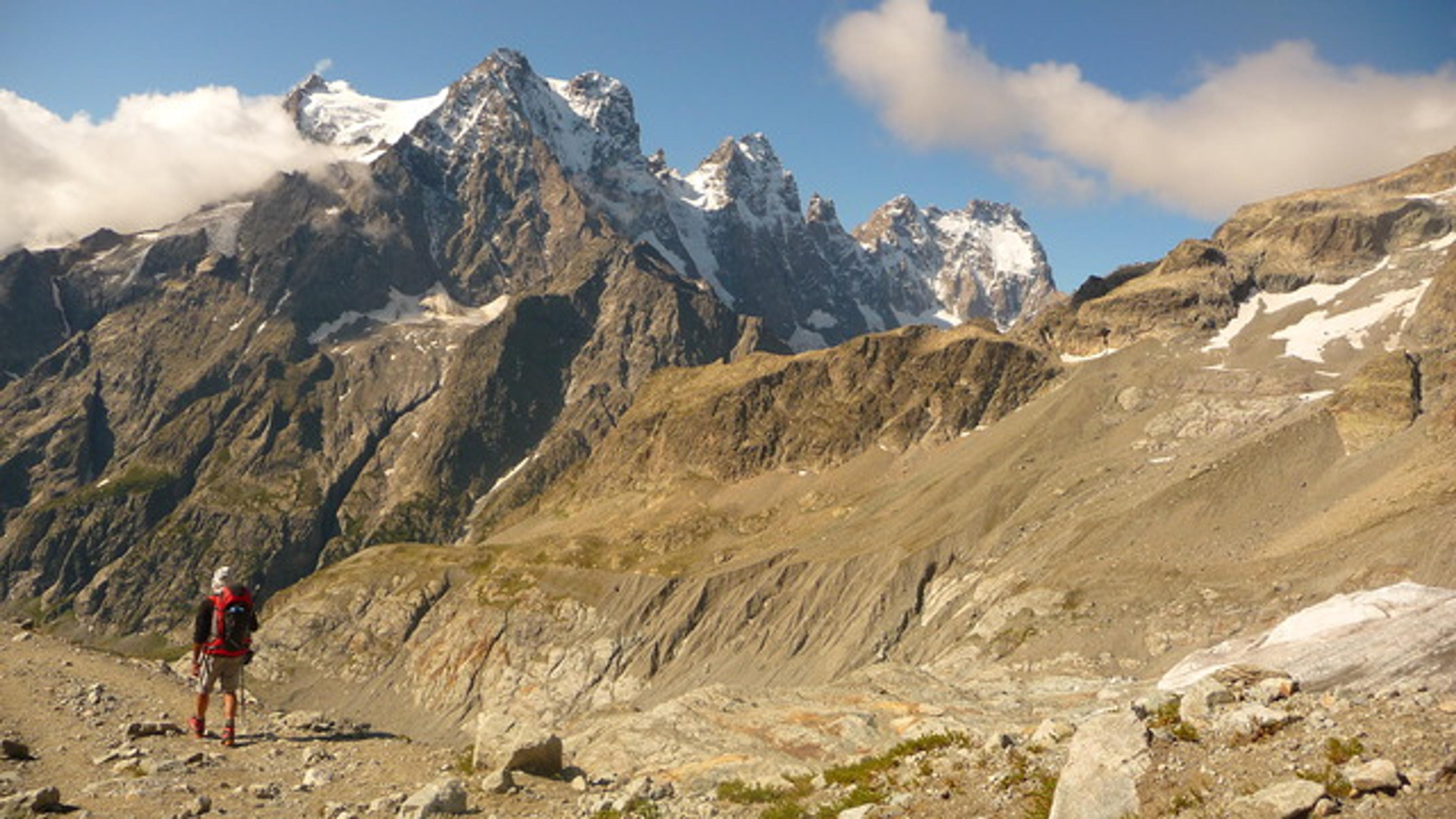 Dôme des Ecrins - A la descente devant le Pelvoux
