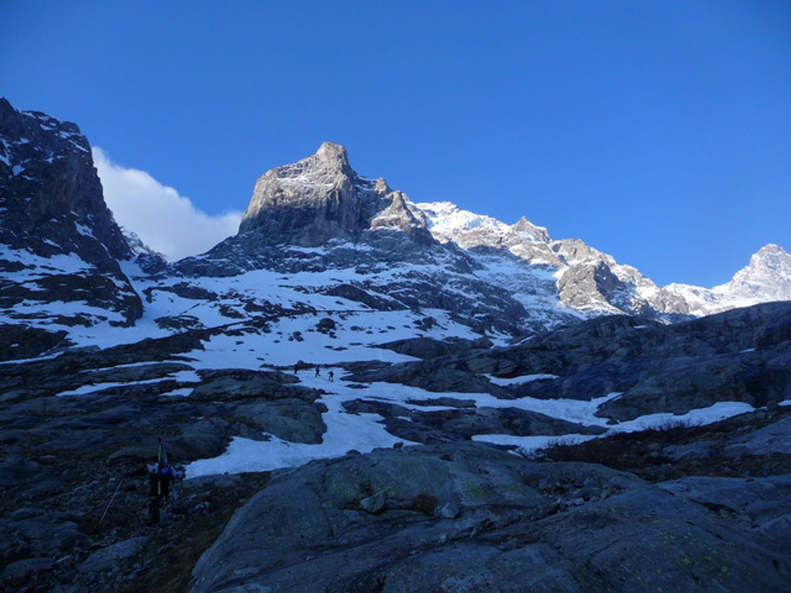 Portage matinal pour le Col Claire