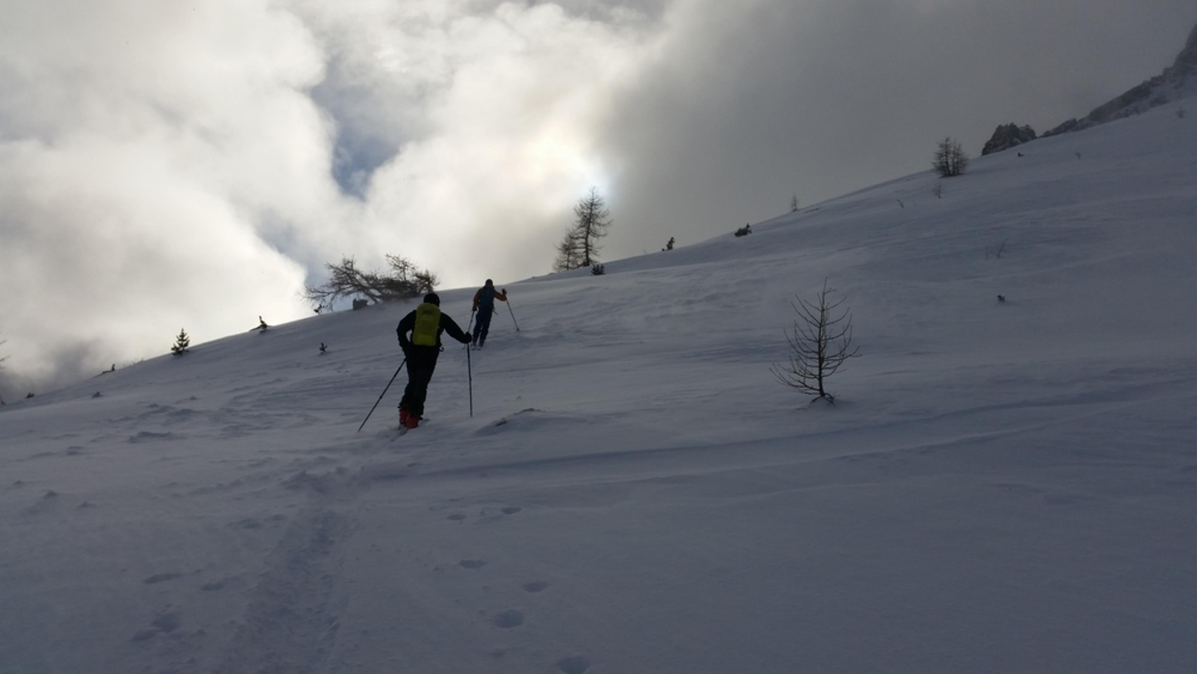 Montée dans les pentes du Petit Peygu