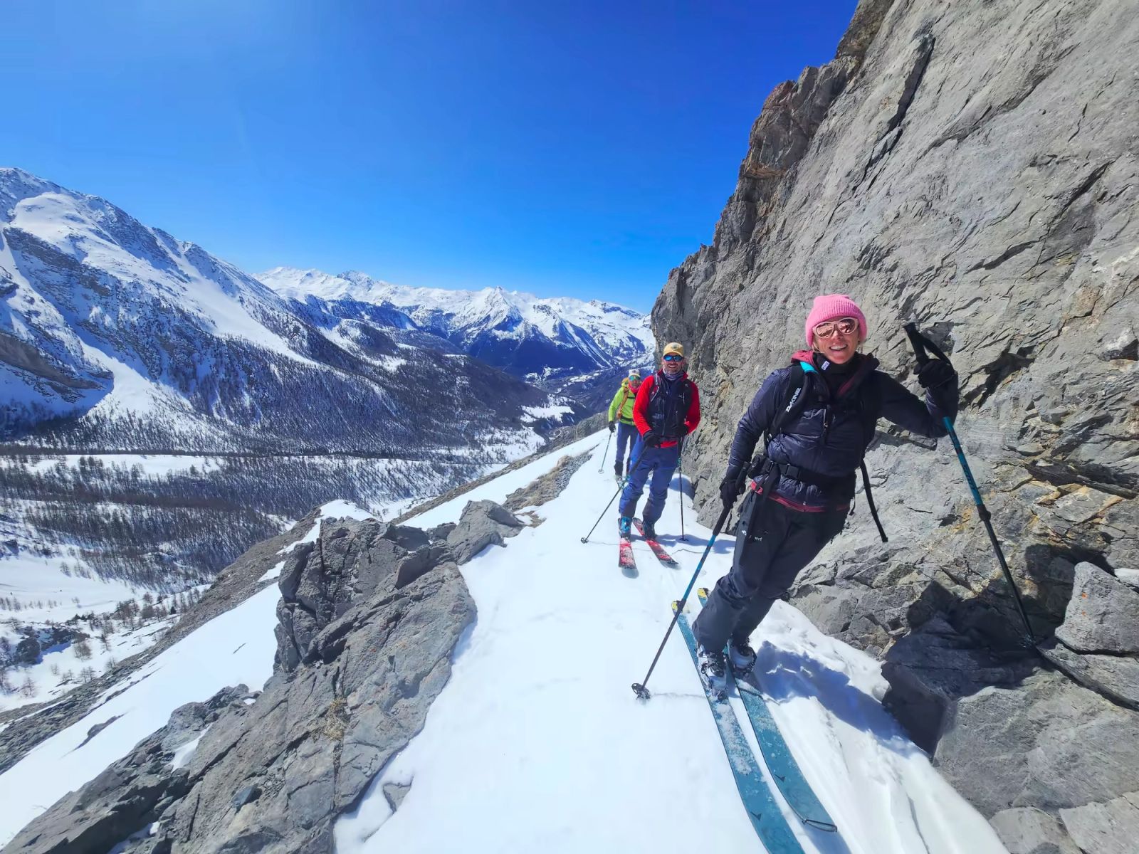 Sur le GR à ski en direction du refuge du Chambeyron