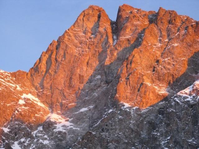 La face NW de l'Olan au soleil du soir