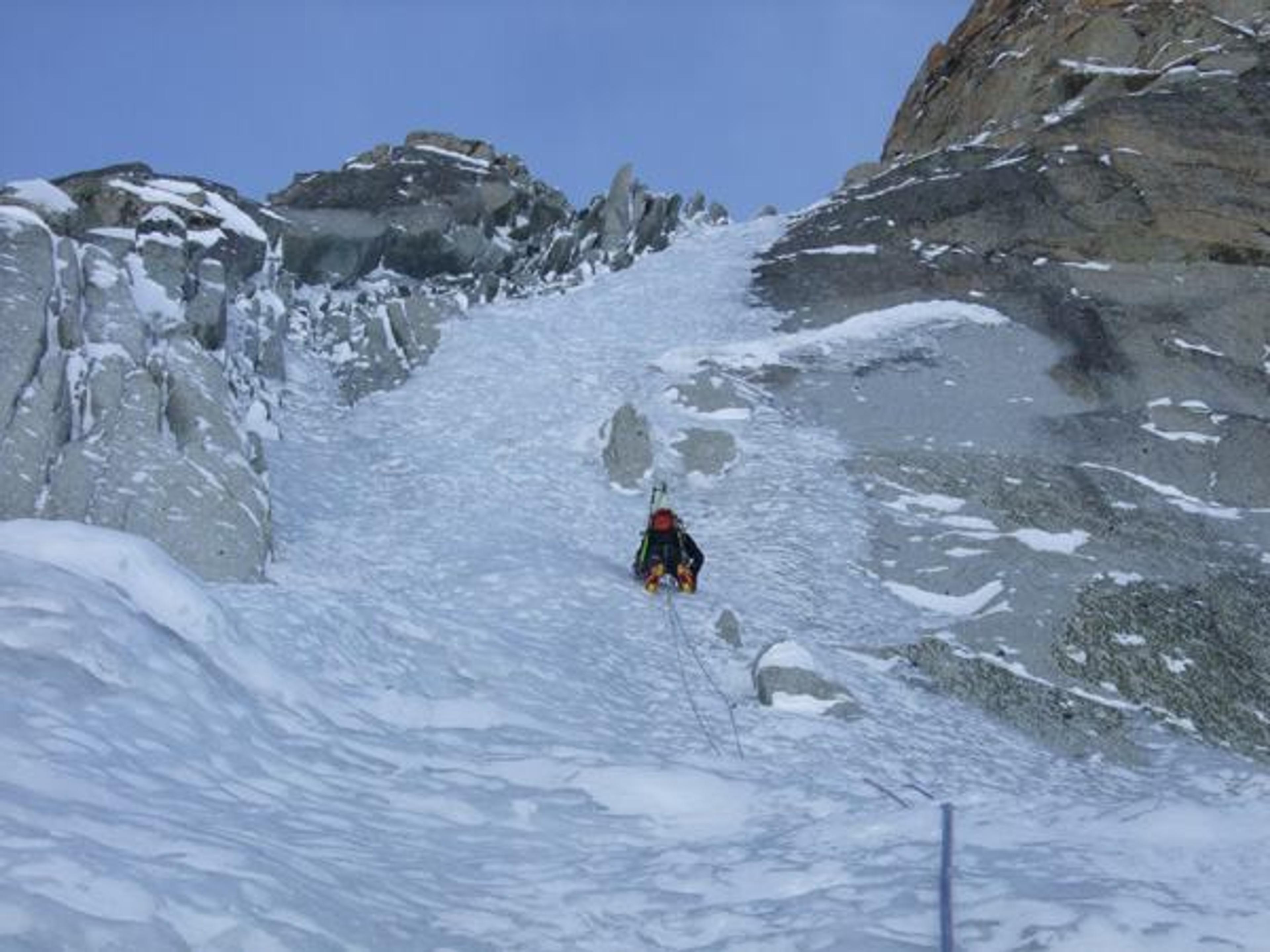 Encore de la glace dans le haut de la Ginat aux Droites