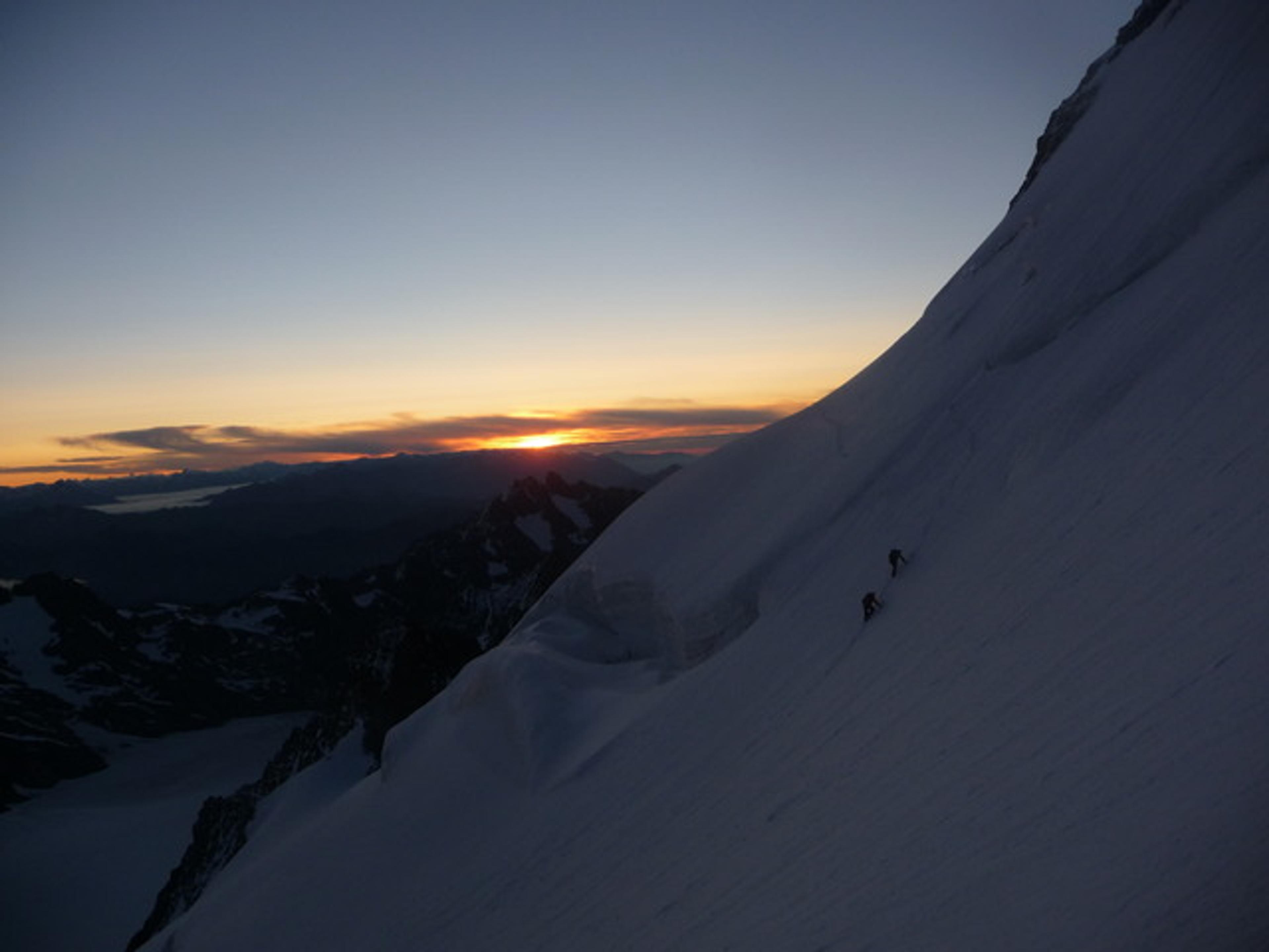 Dôme des Ecrins - Prétendants à la Barre dans les lueurs matinales