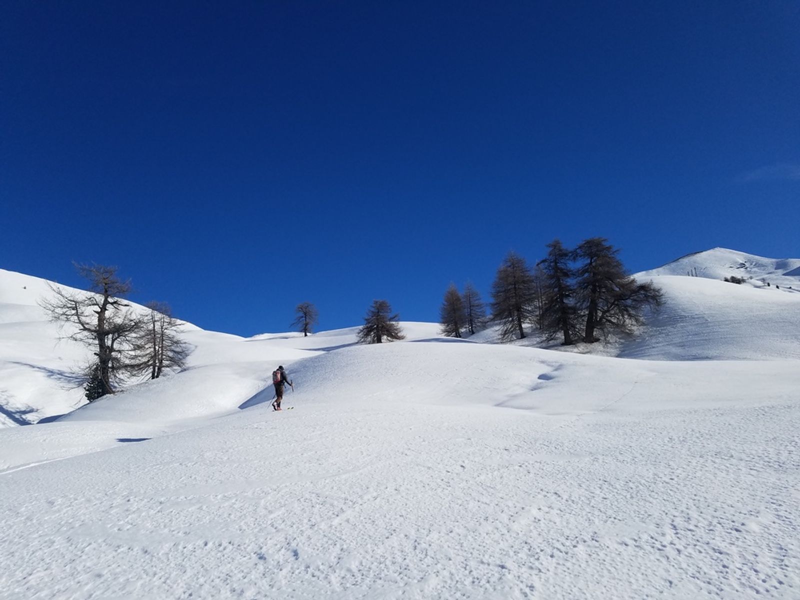 Guide faisant la trace en freerando à proximité de Risoul
