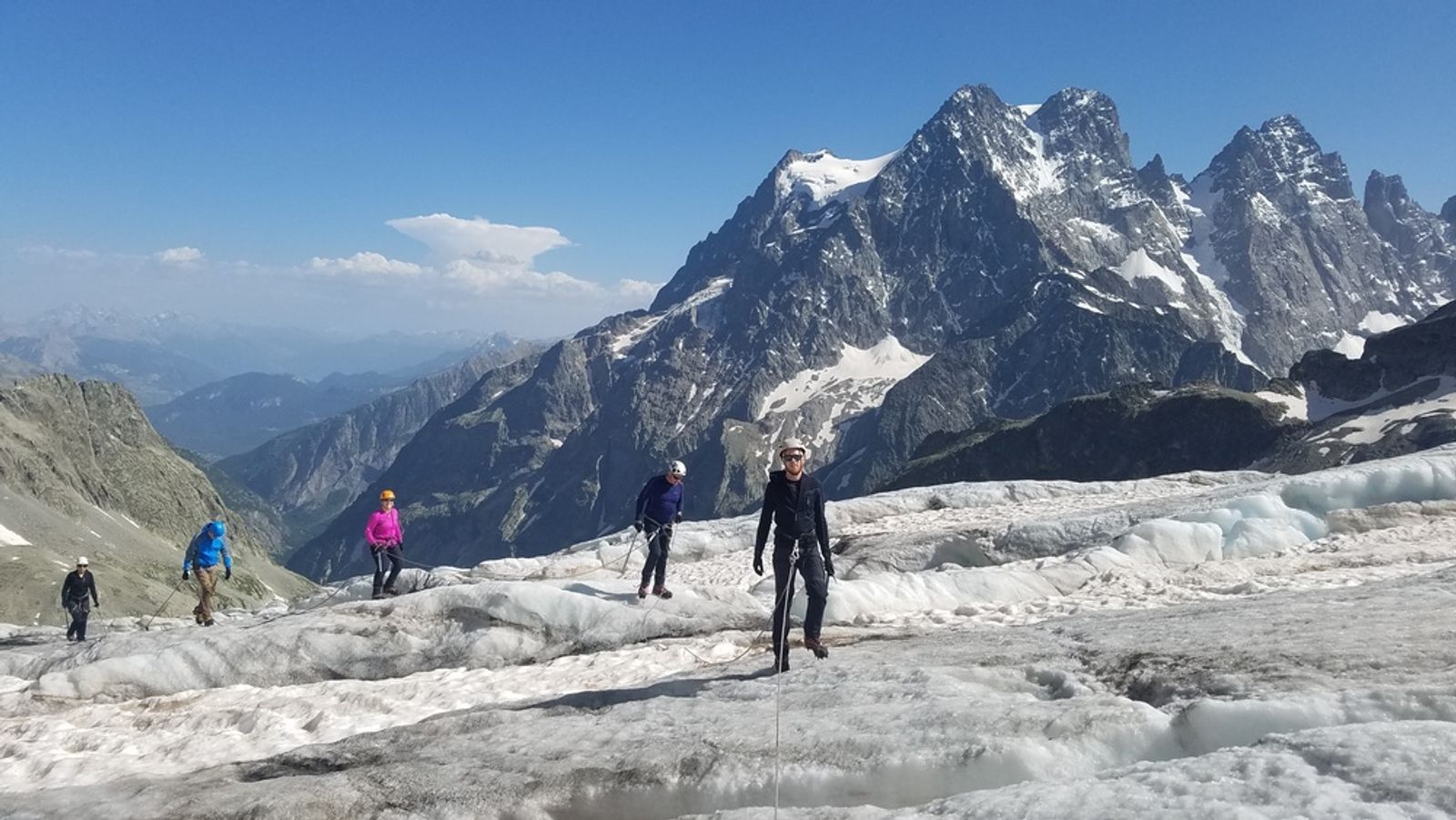 Initiation découverte alpinisme - Sur le glacier blanc, devant le Pelvoux