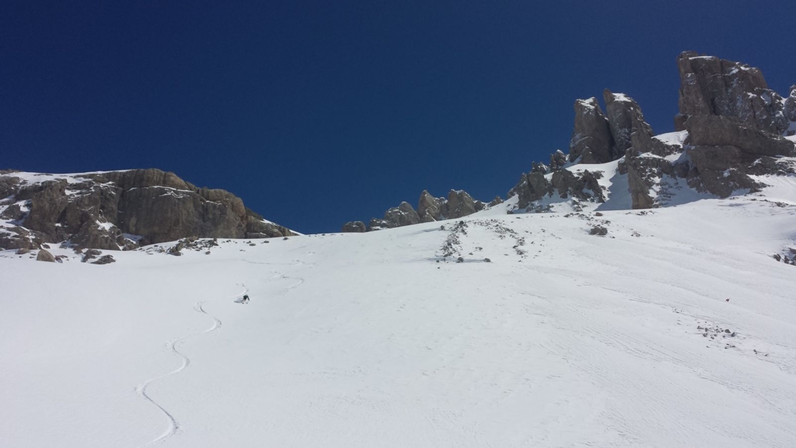 Skieur et très bonne neige 