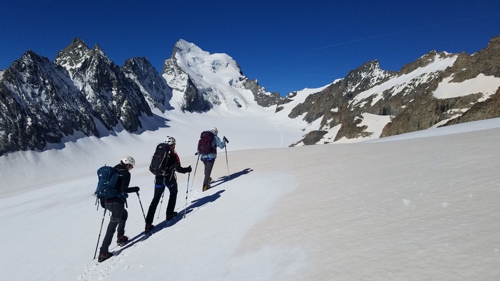 Stage initiation alpinisme - Balade dans carte postale