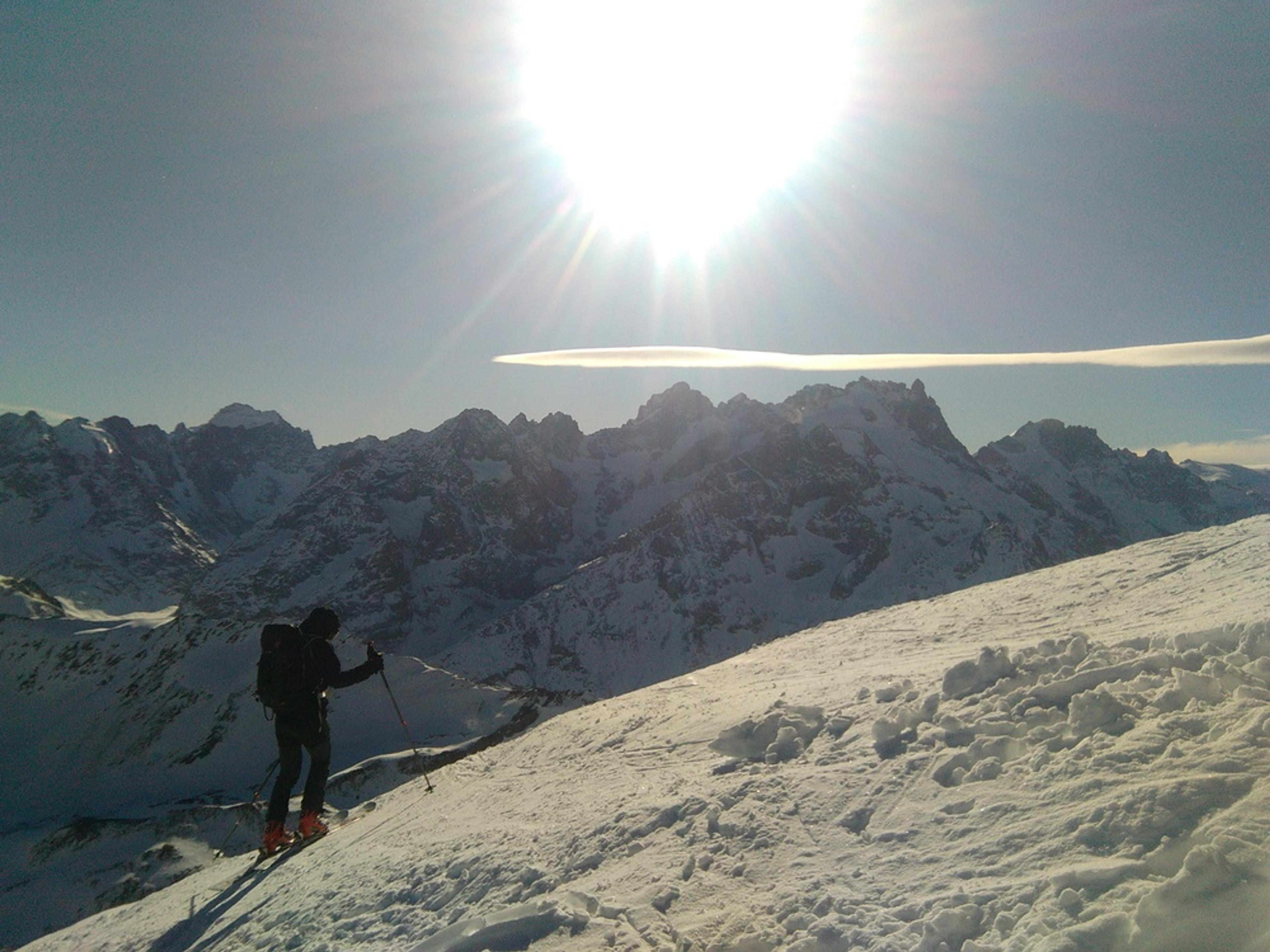 Pic Blanc du Galibier devant la Meije