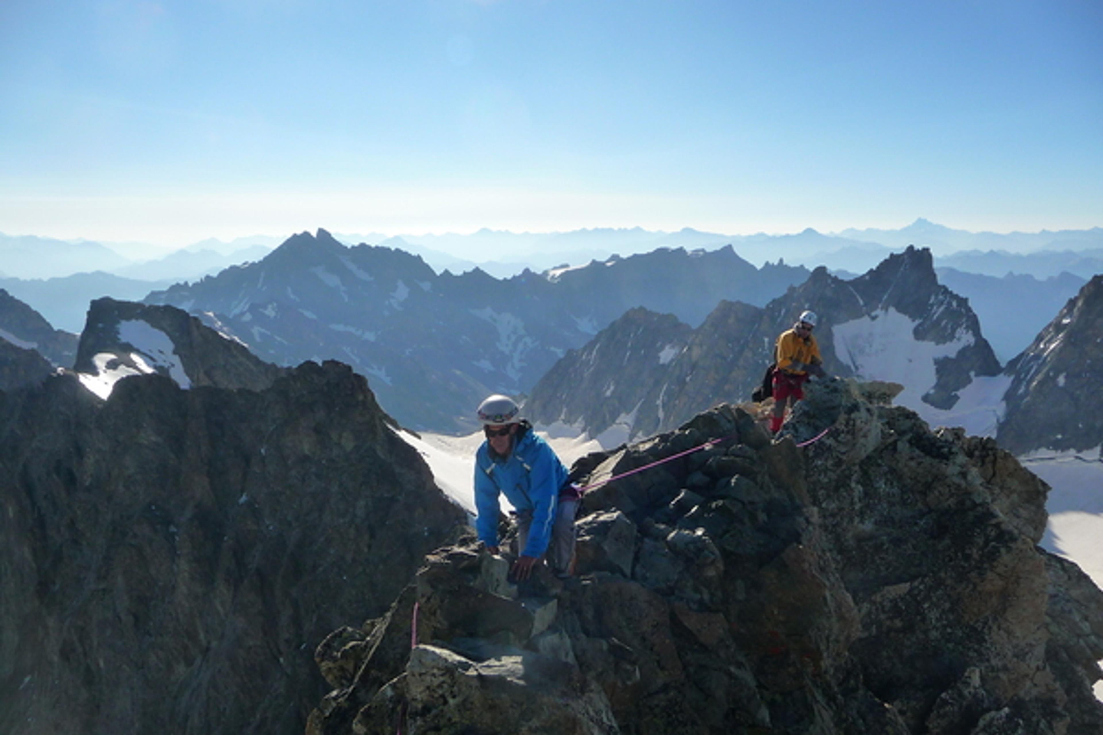 Roche Faurio - Changement d'ambiance sur l'arête sommitale