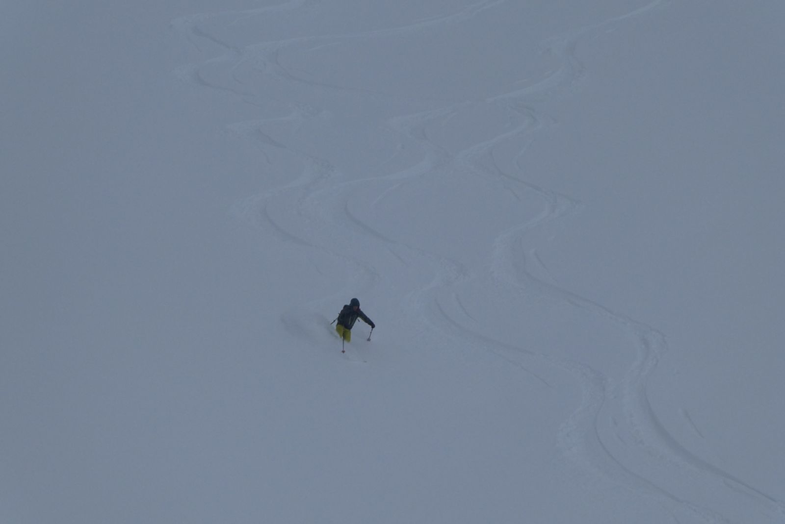 Ski randonnée Ubaye Fouillouse - Vers le Col de Mirandol - Tor dans la popow