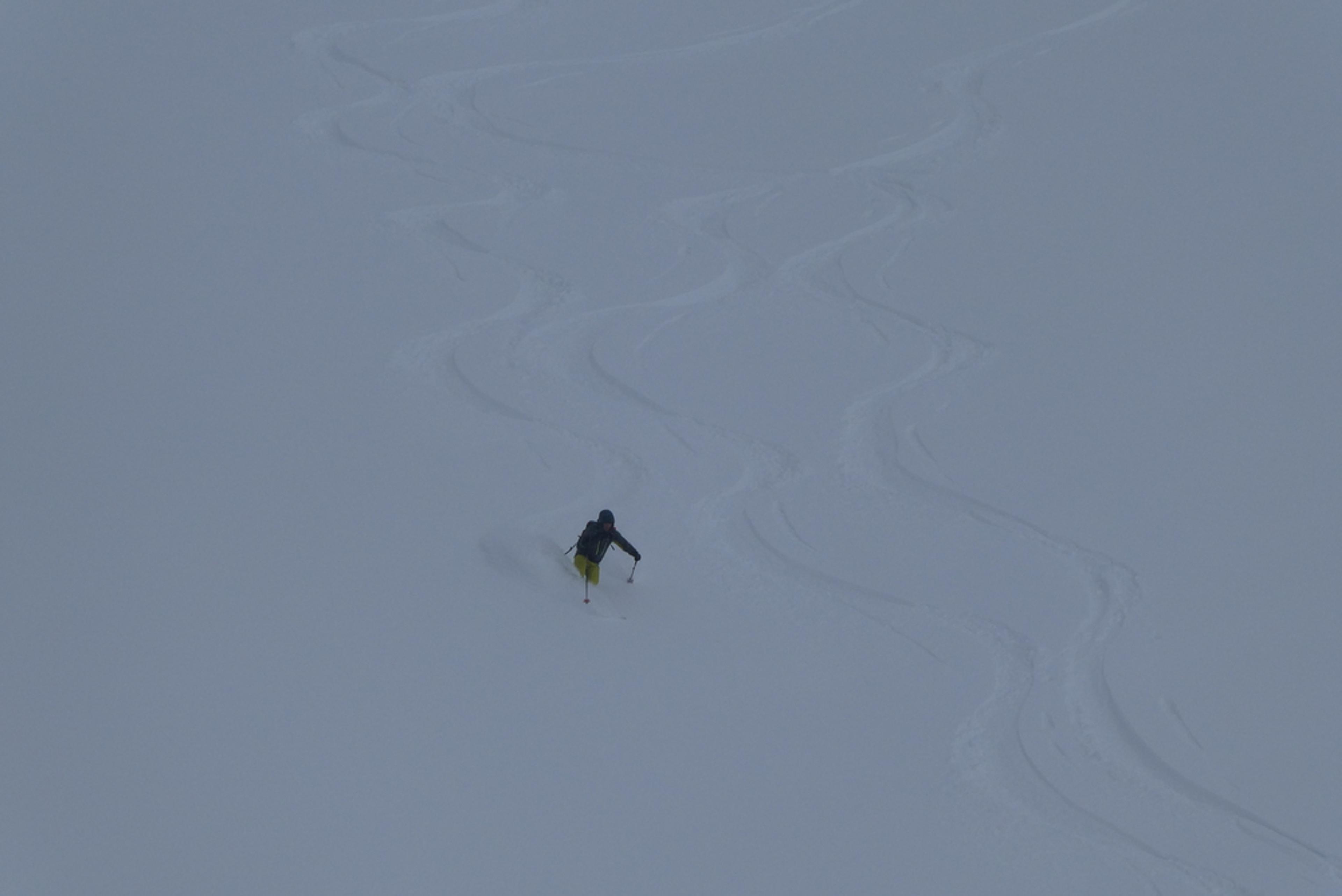 Ski randonnée Ubaye Fouillouse - Vers le Col de Mirandol - Tor dans la popow