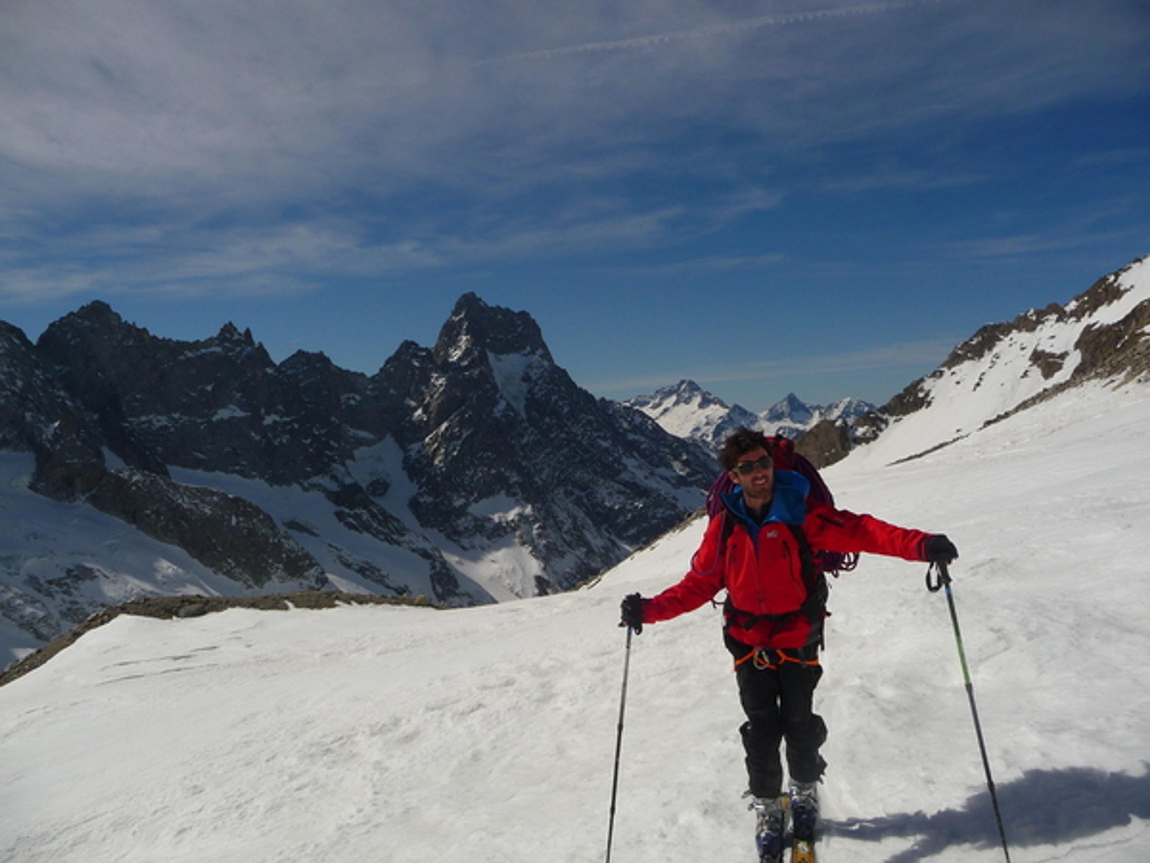 Promontoire - Devant l'Aiguille du Plat de la Selle