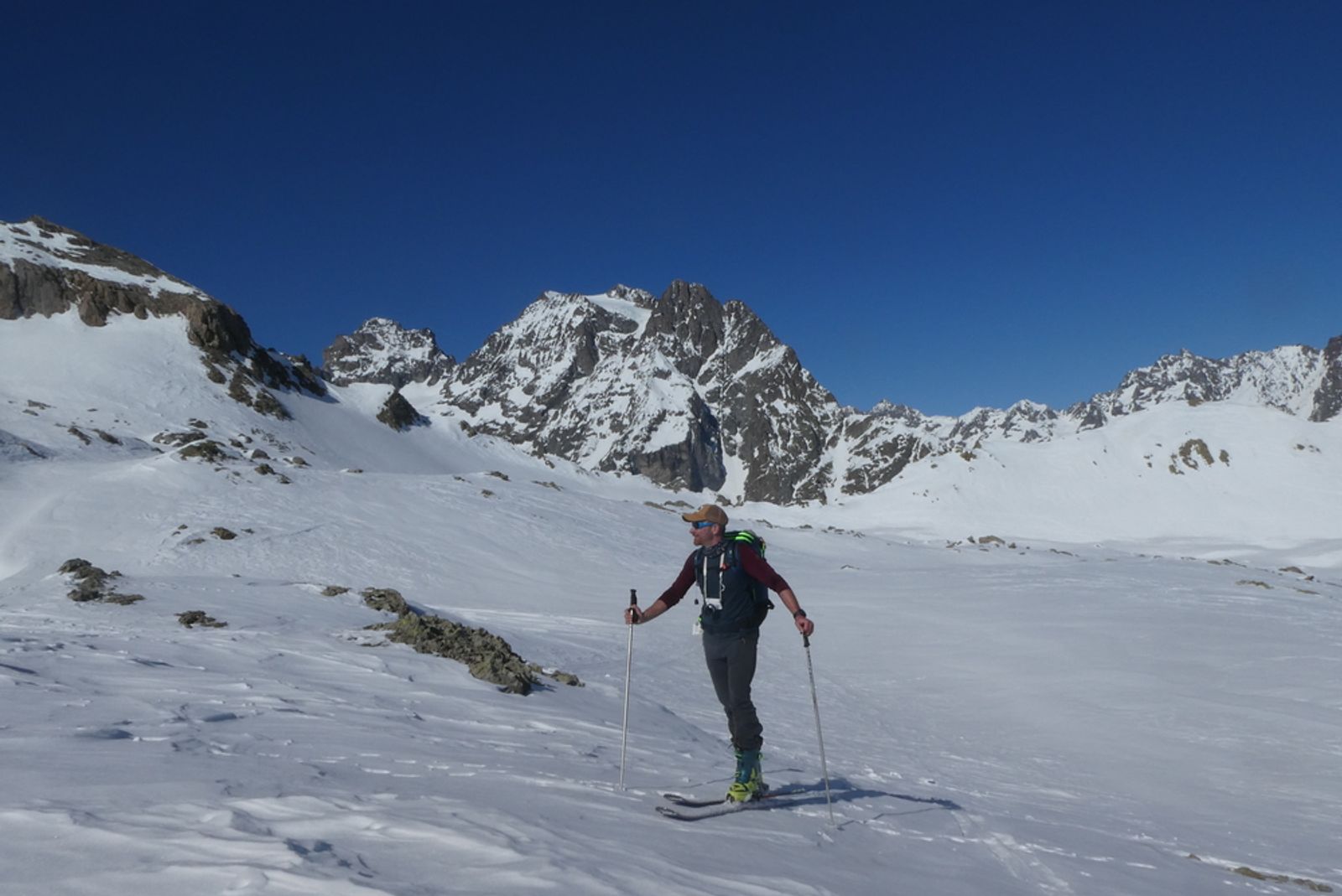 Vue sur le Pelvoux pendant la montée à La Blanche