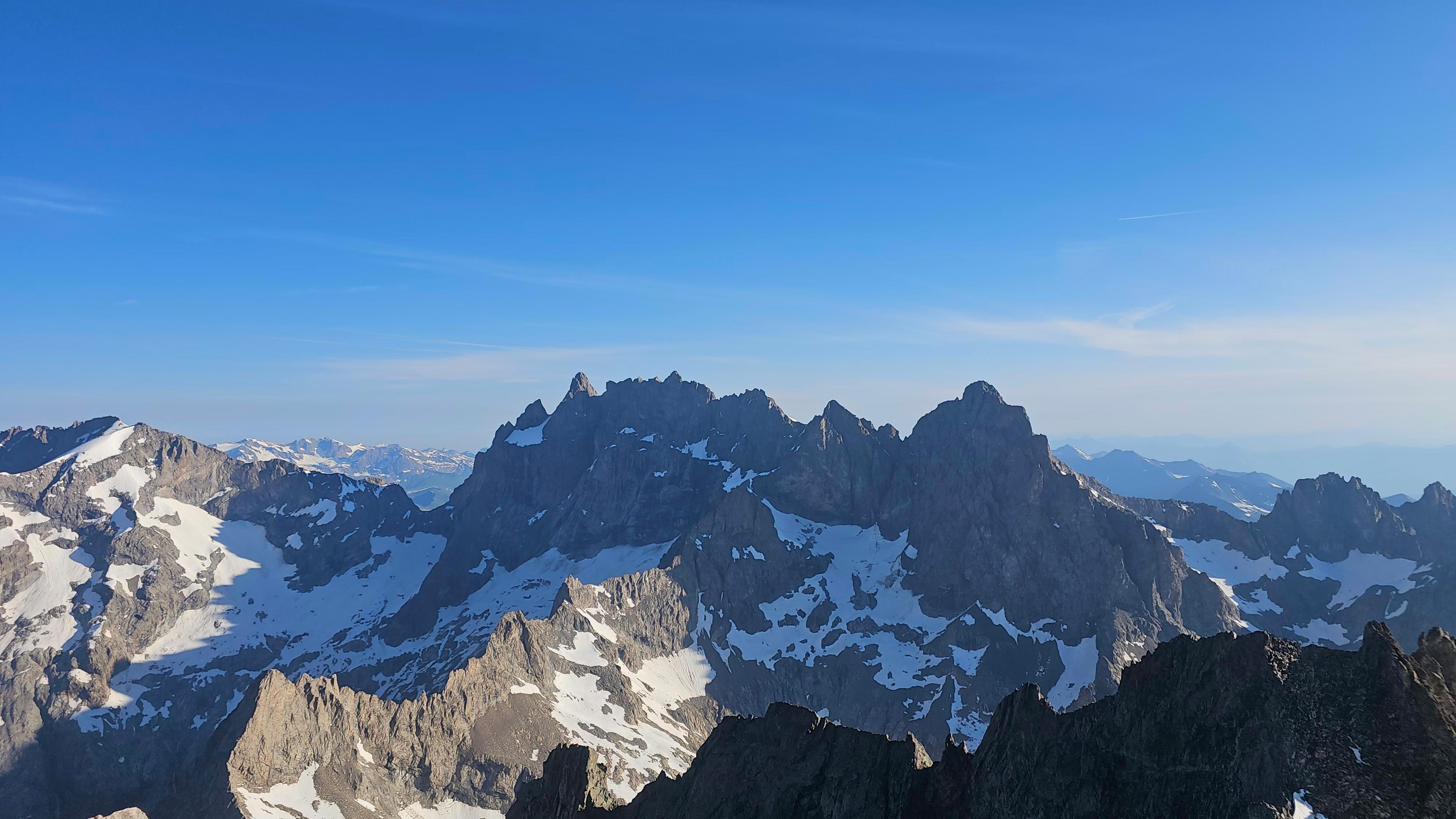 Vue sur la Meije depuis le sommet de la Grande Ruine