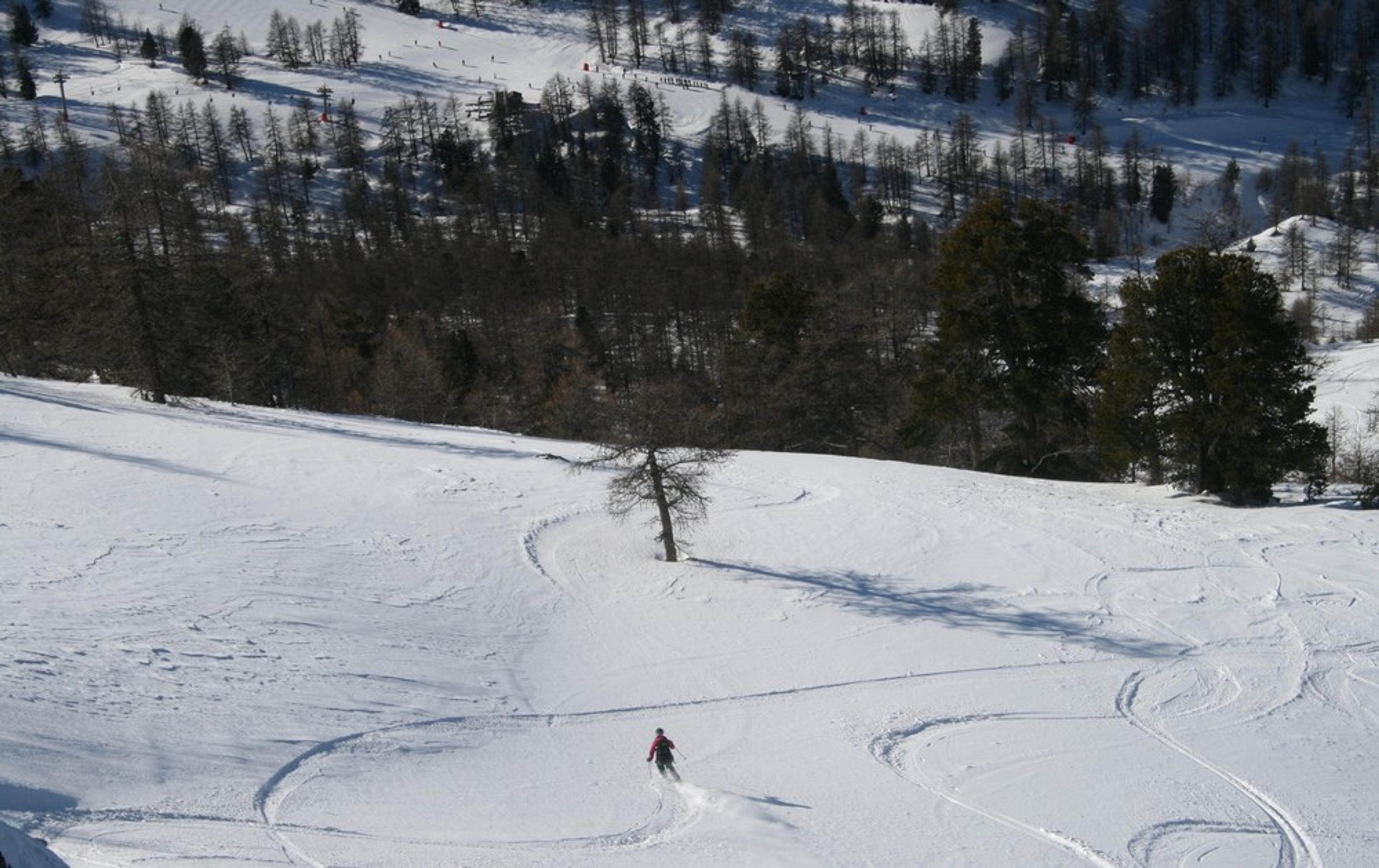 Hors-piste-Montgenèvre - Samantha dans du déjà un peu raide