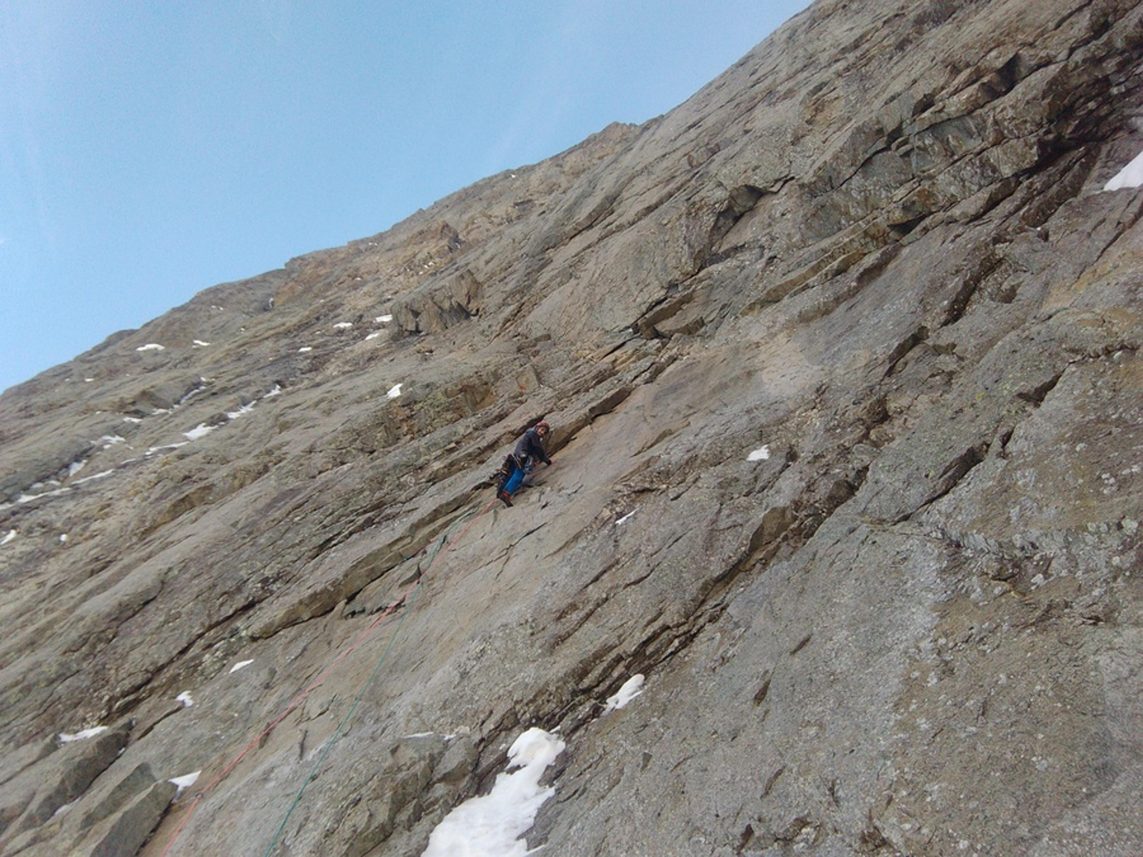 Pic sans Nom - En arrivant dans le dièdre, 6a+