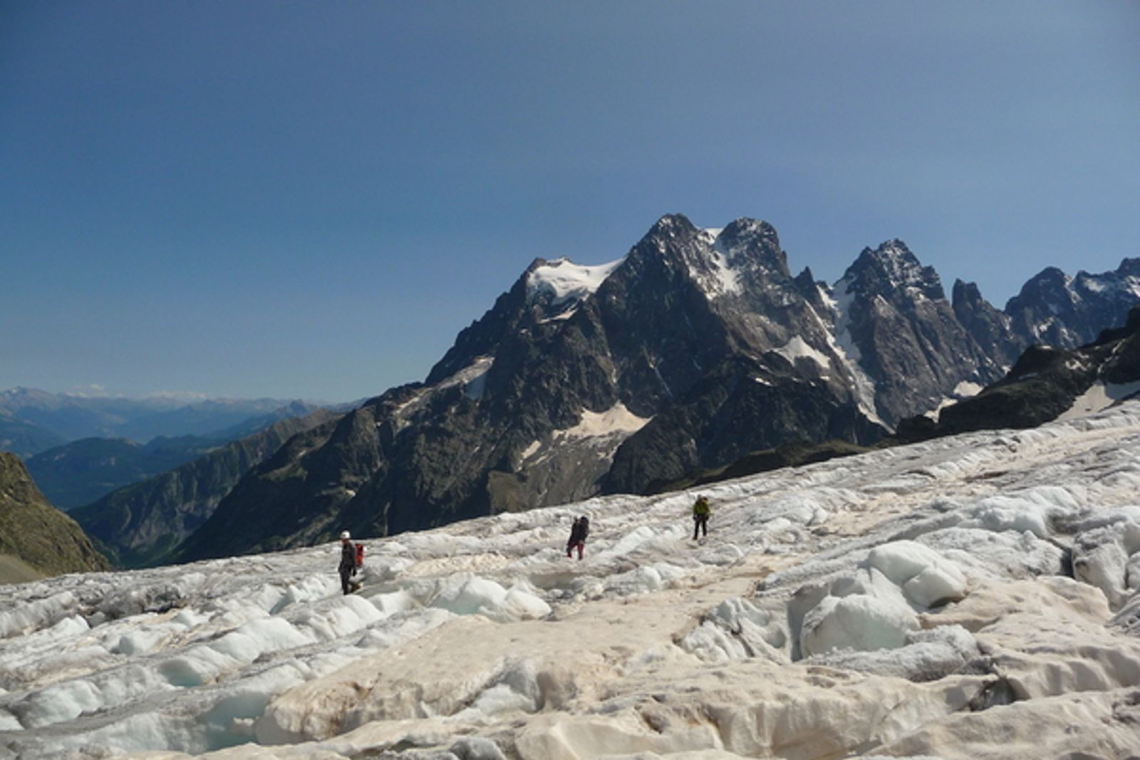 Ecole de glace - Le pelvoux veille sur nous