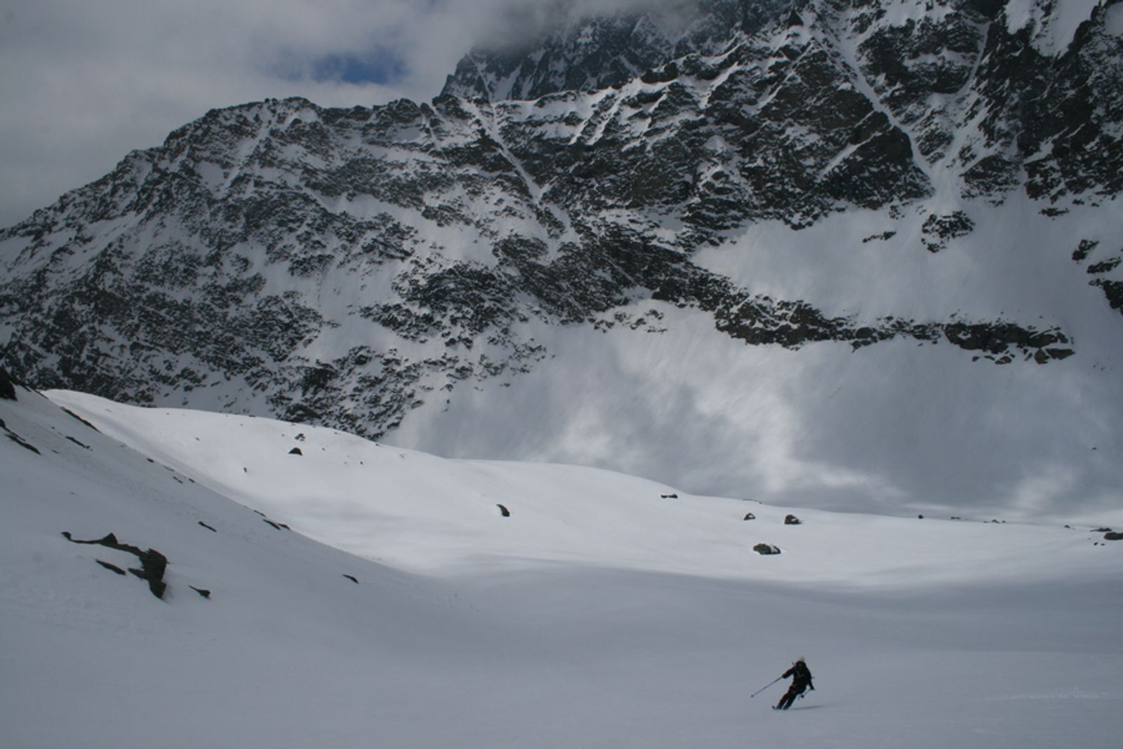Raid ski Haute Maurienne - Descente plein pot sur l'Italie