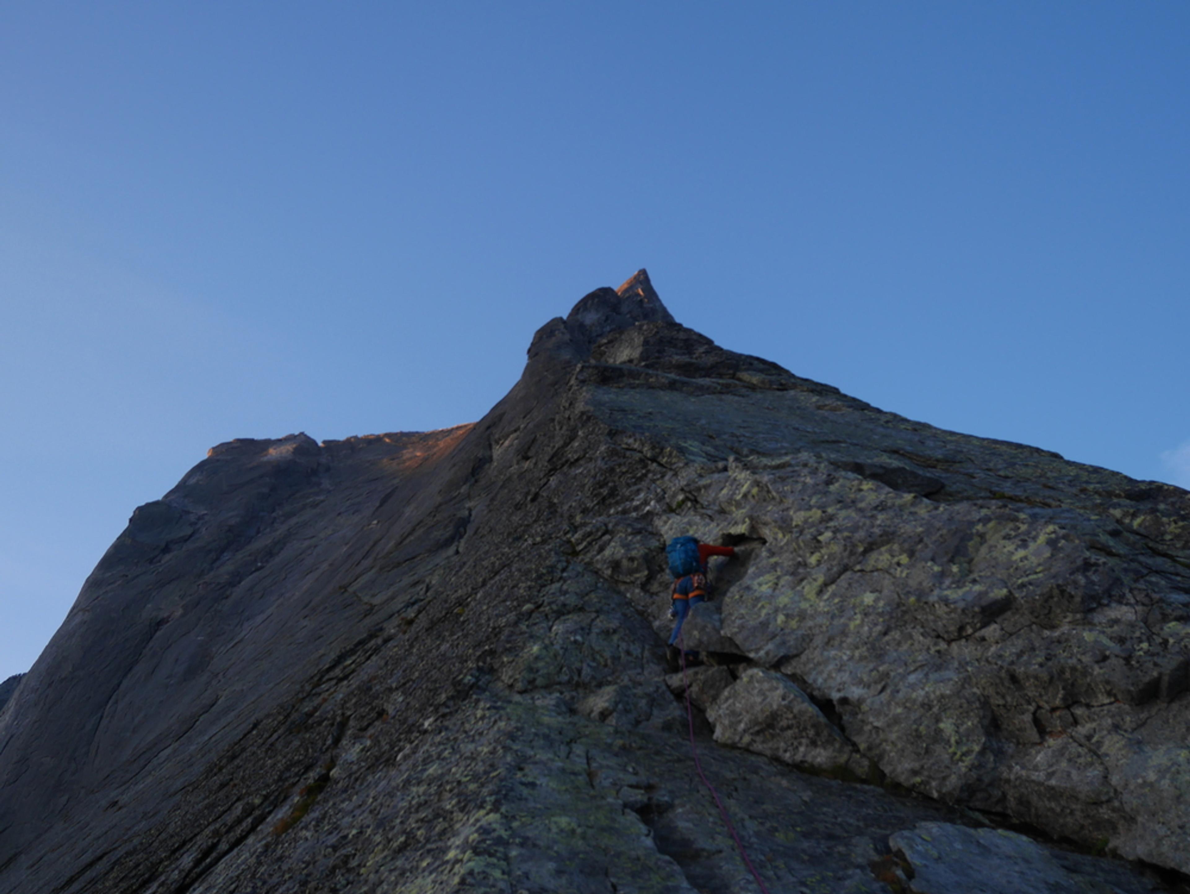Arête nord Piz Badile - au pied de la bête
