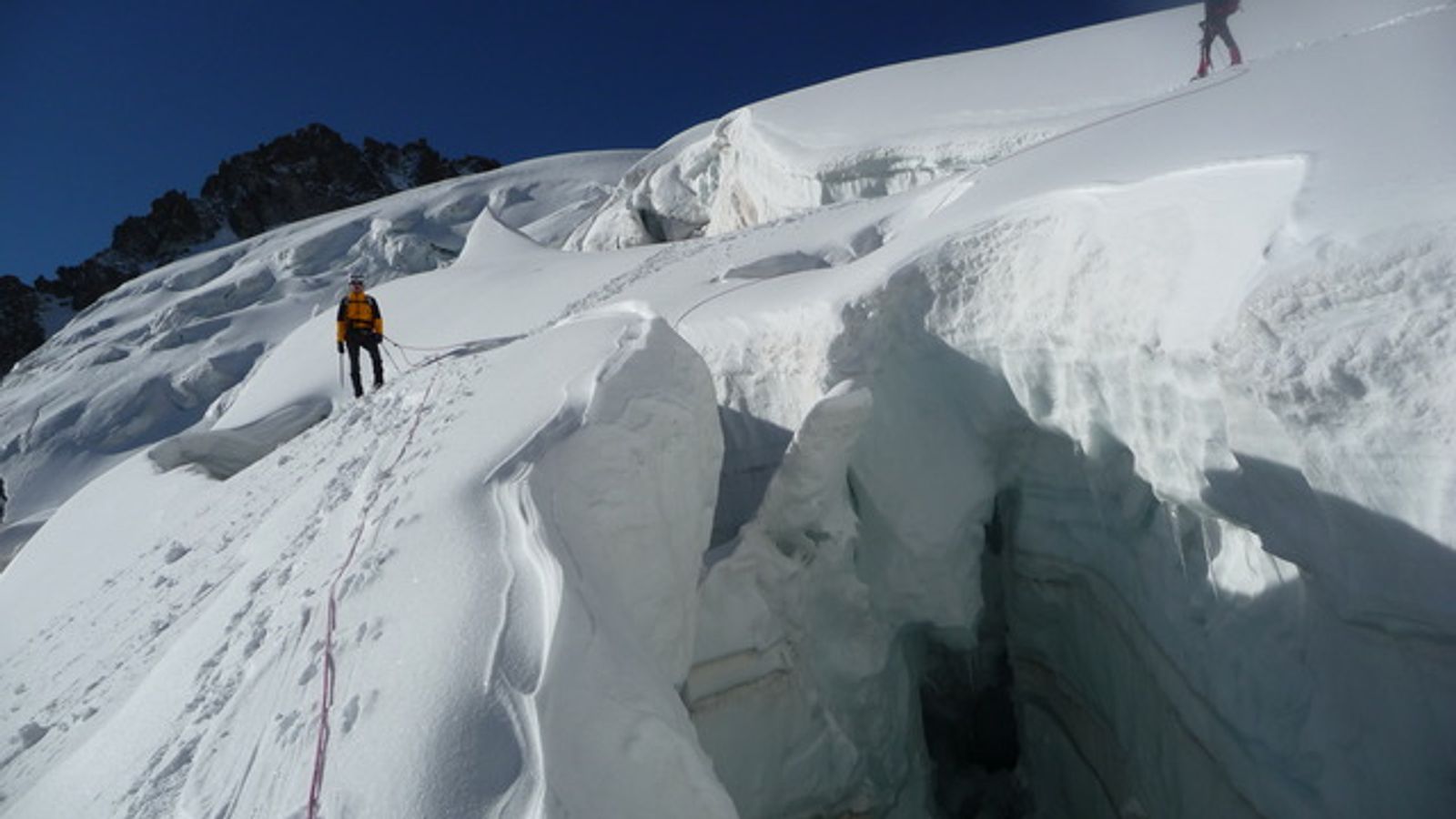 Traversée du Pelvoux - Vers 3450m, quelques jolis trous