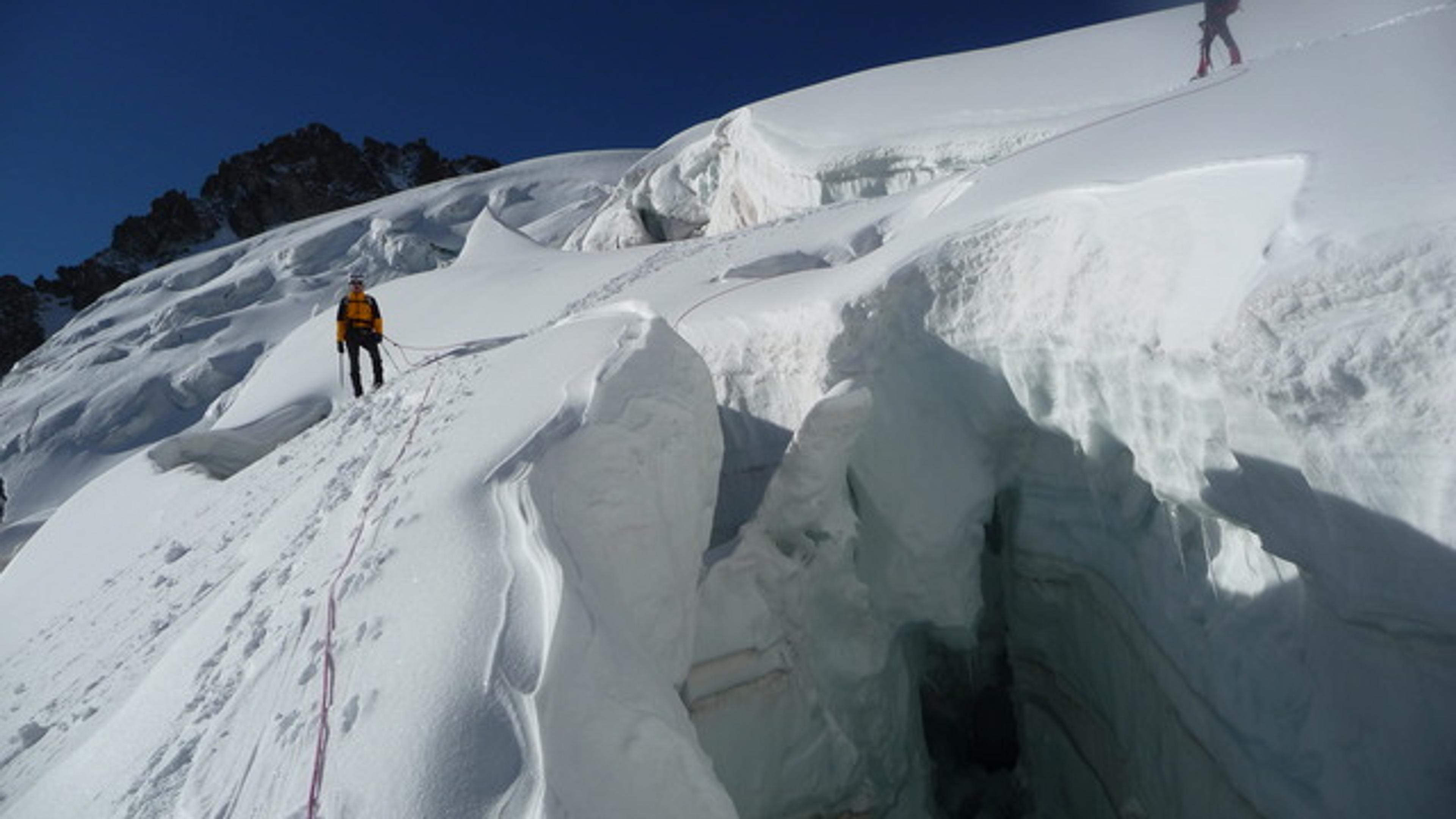 Traversée du Pelvoux - Vers 3450m, quelques jolis trous