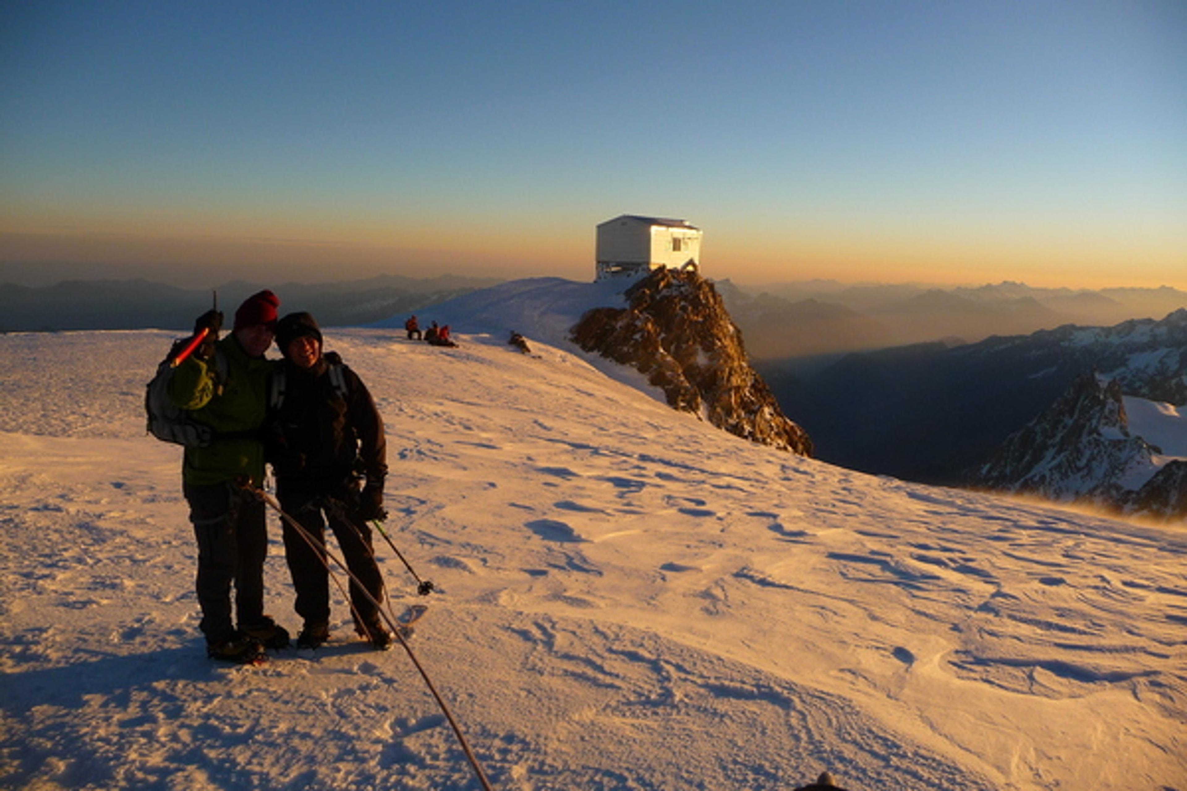 Mont Blanc - Voie normale - Beau spectacle matinal