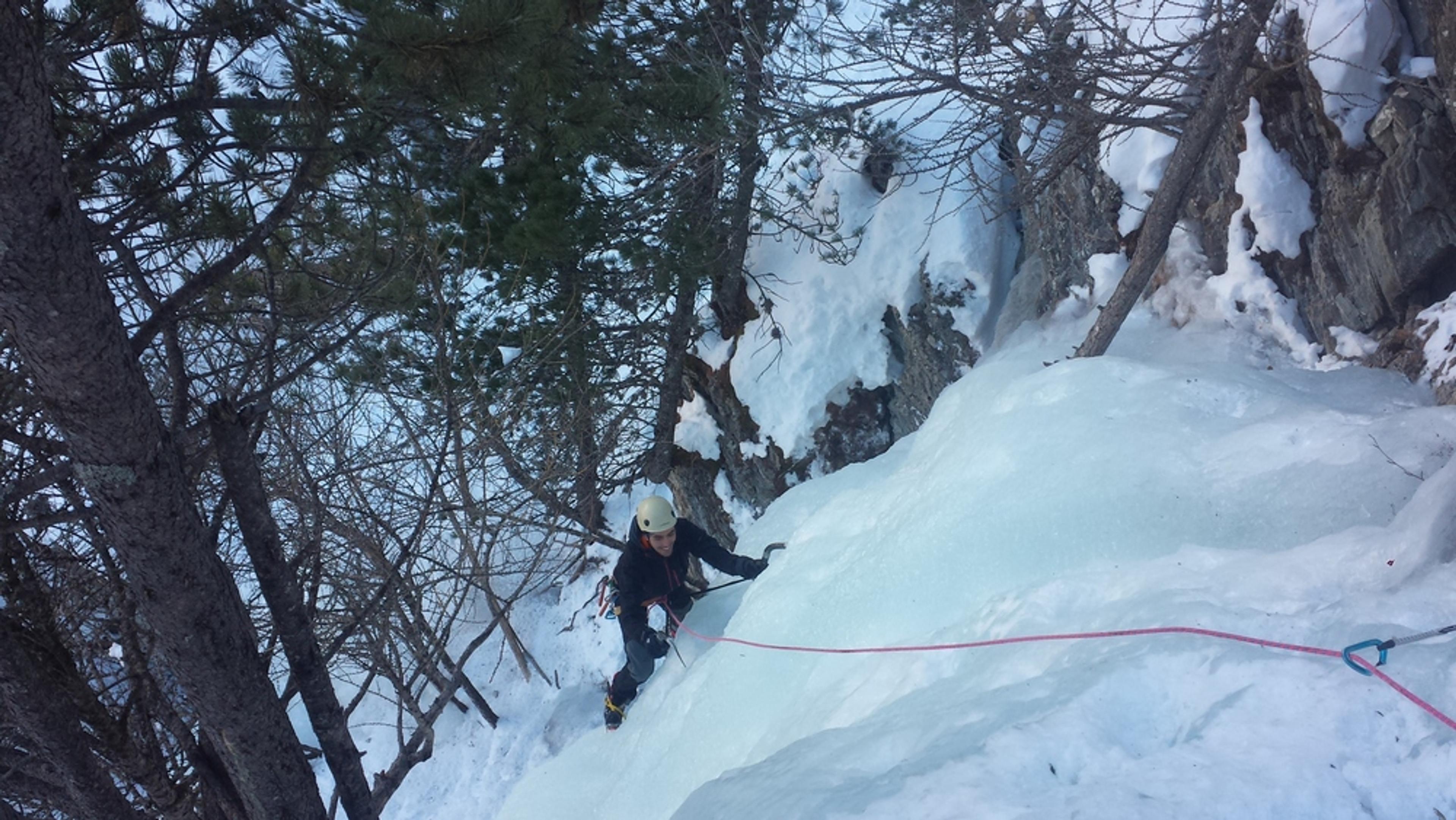 Initiation cascade de glace - Ceillac - Adrein en termine avec la branche de gauche