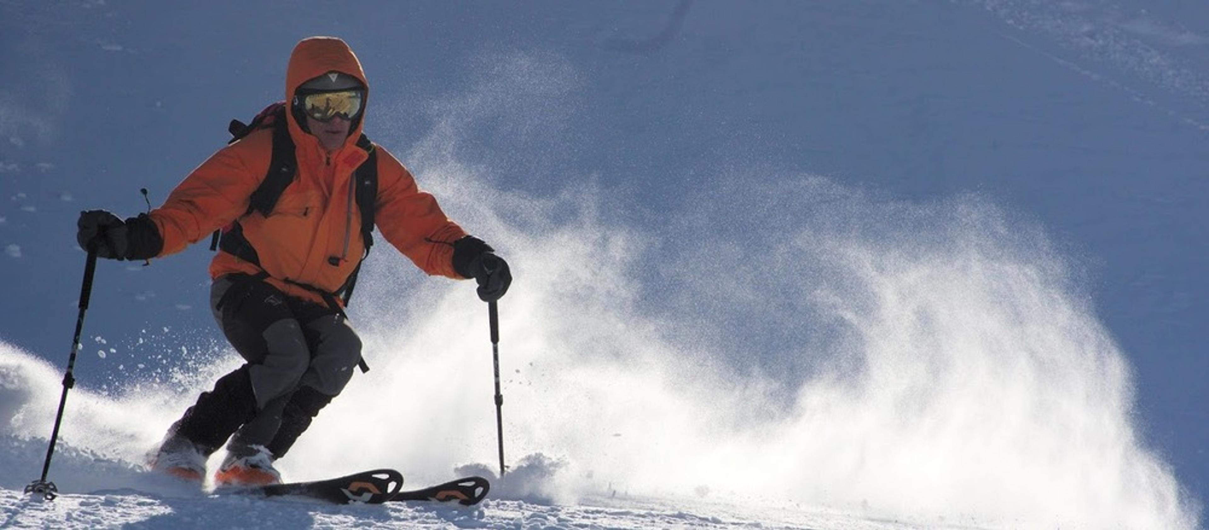 Stage freerando – Puy-saint-vincent – Eric en flagrant délit de jouissance poudreuse