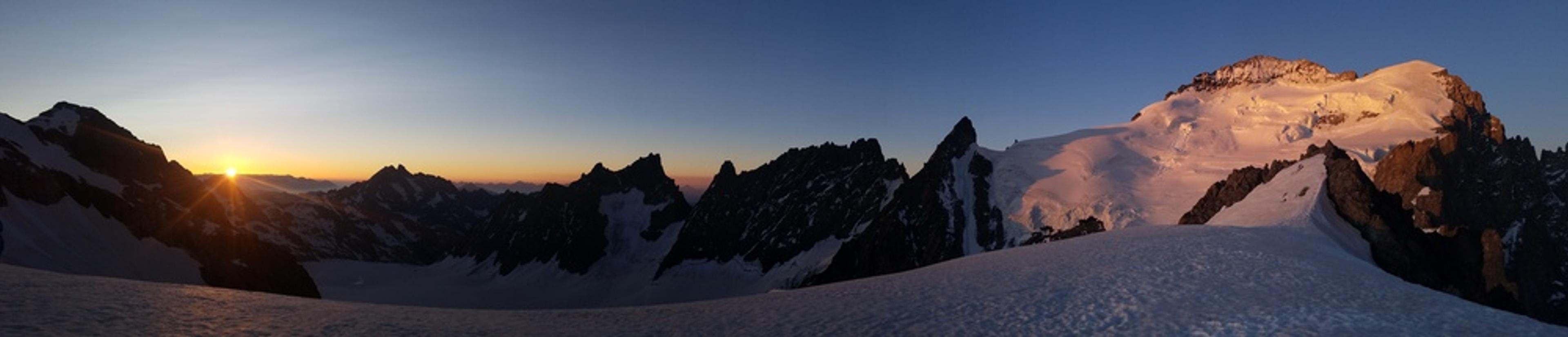Initiation découverte alpinisme - Levé de soleil Roche Faurio