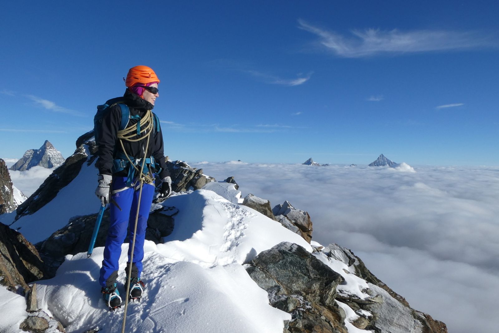 Estelle pendant la traversée du Breithorn entre Italie et Suisse