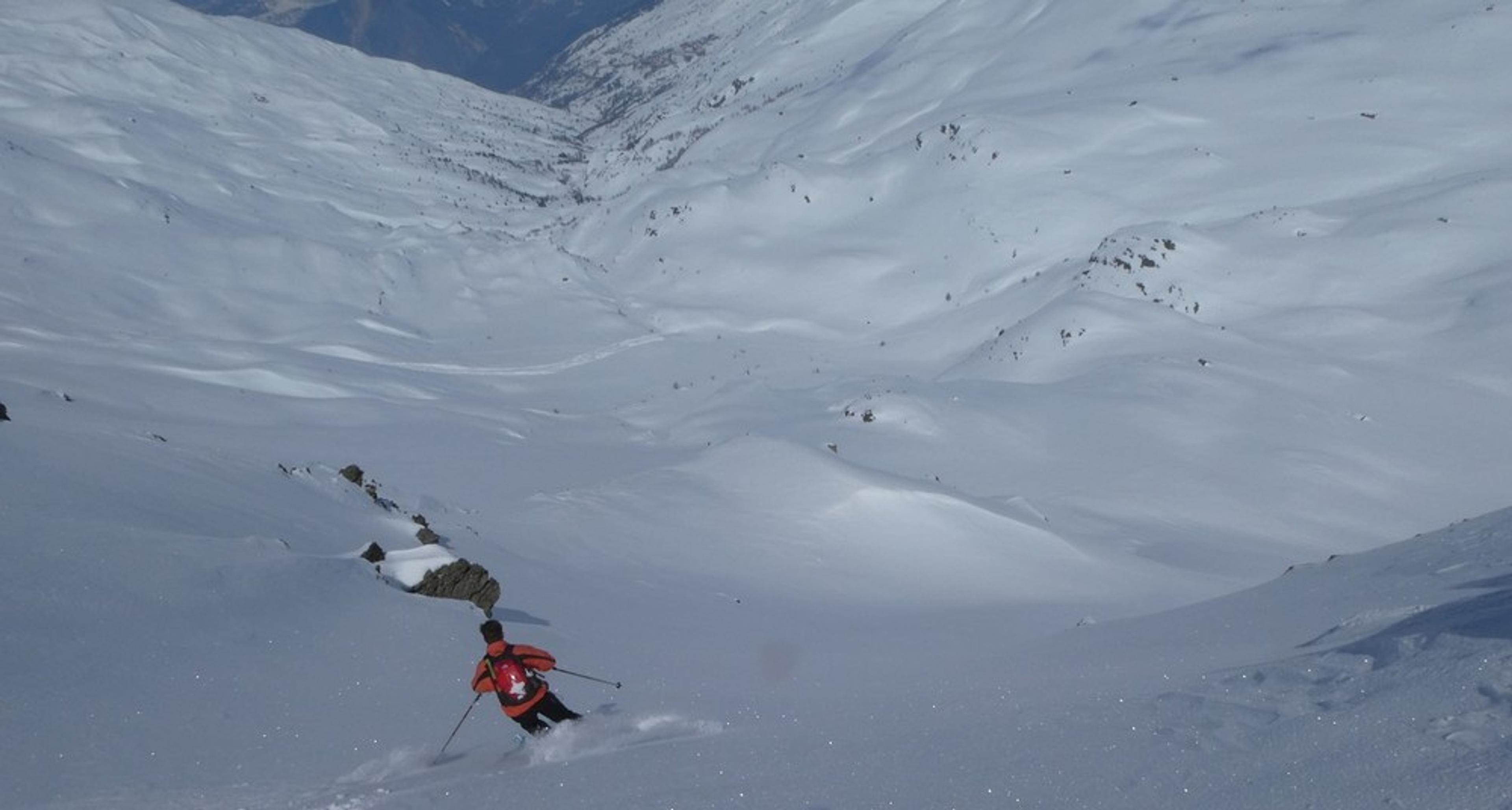 Ski rando terre rouge - Vers la Pissine - Lolo ouvre le bal