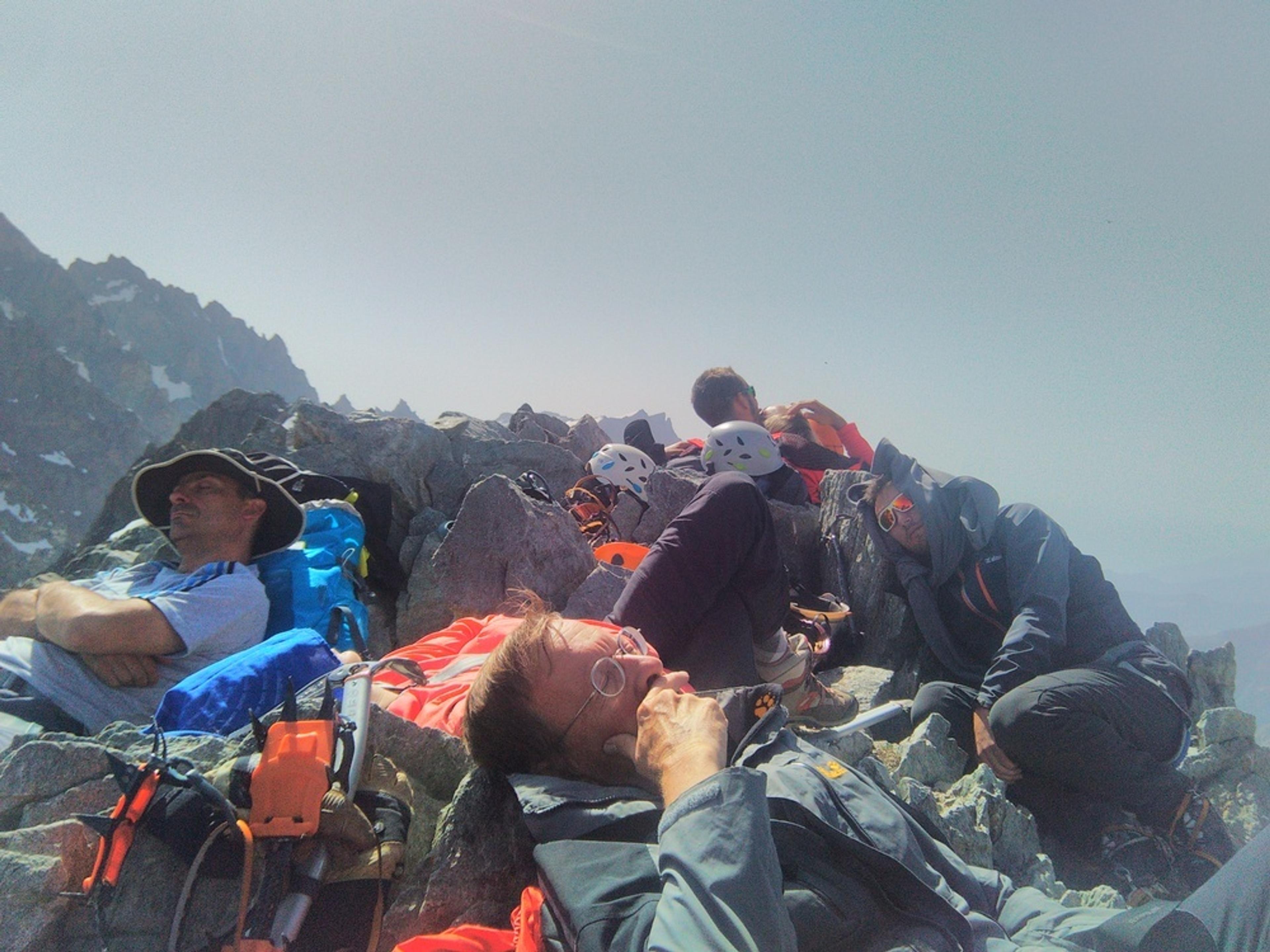 initiation alpinisme - Sieste on top