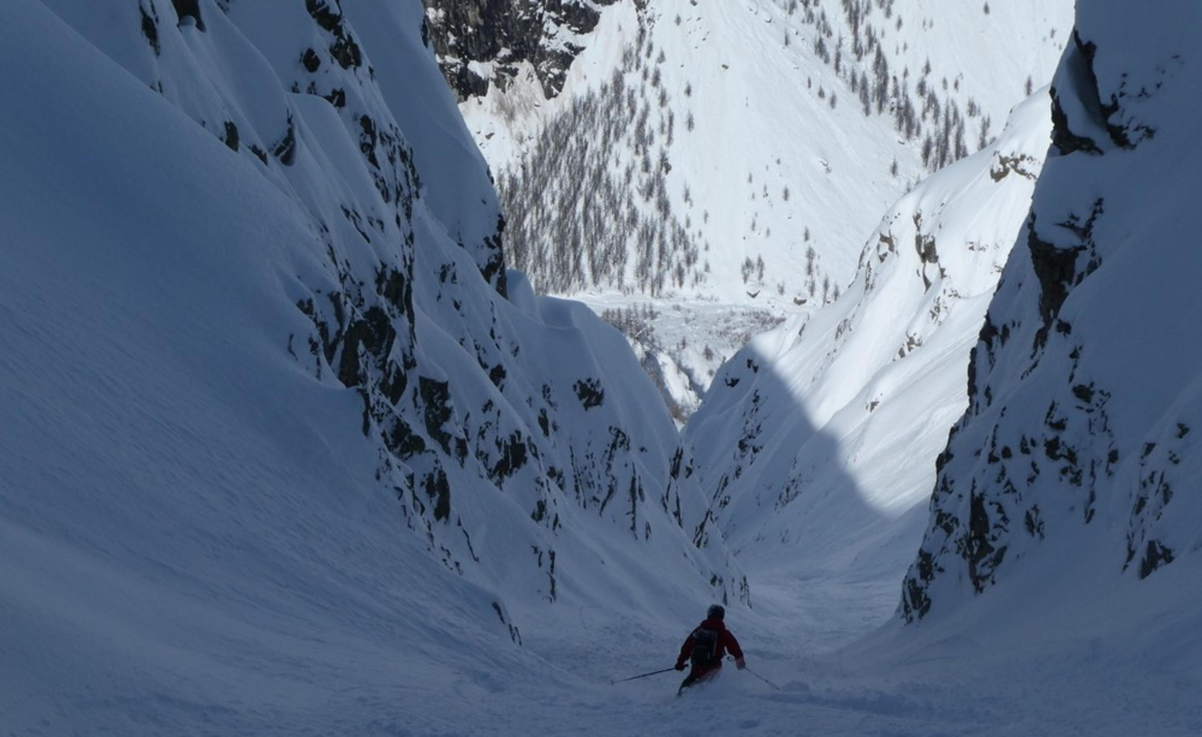 Couloir nord Rouya - Niveau poudre y a ce qu'il faut!