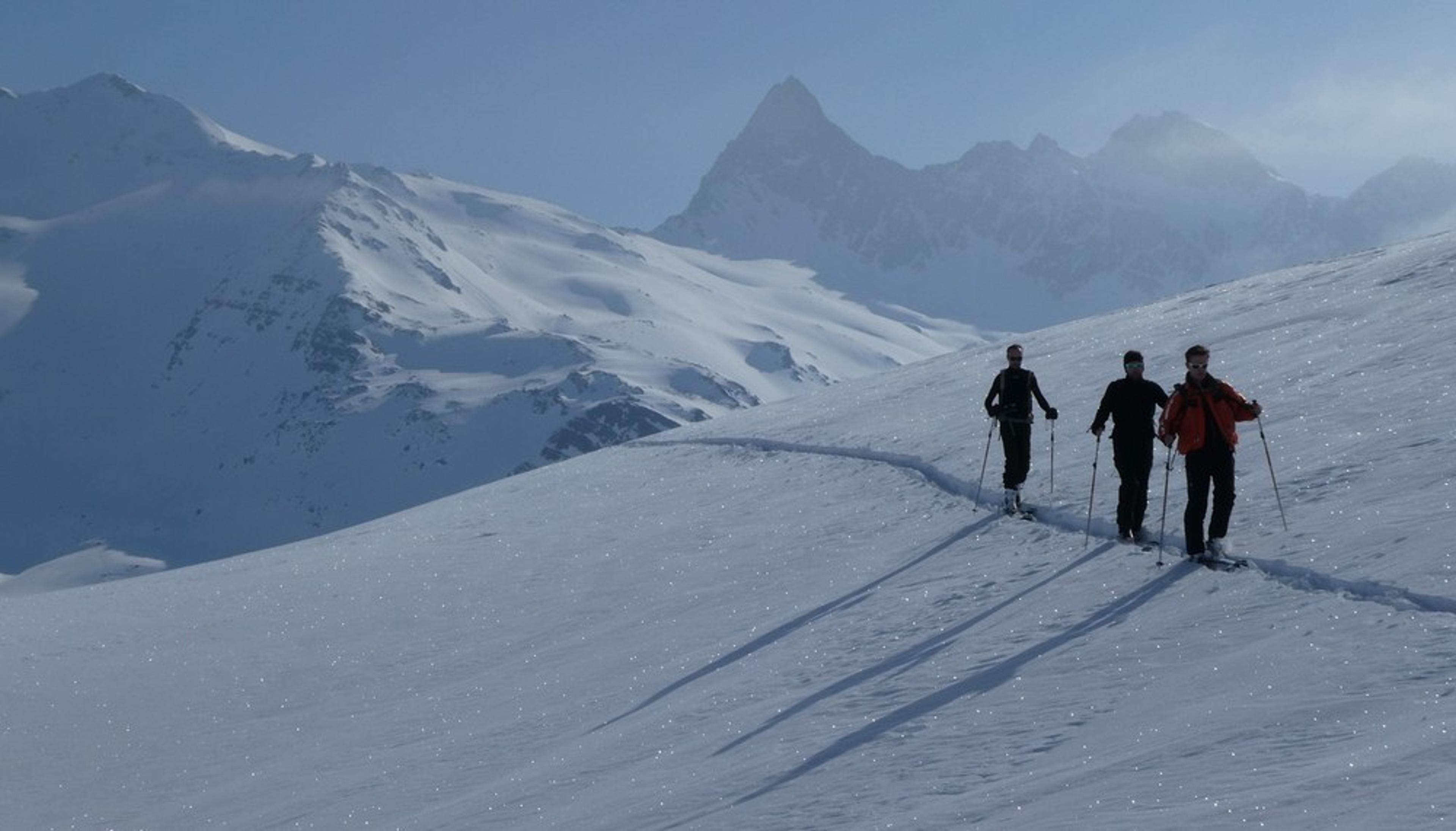 Ski rando terre rouge - Vers la Pissine - Sur fond de Thabor
