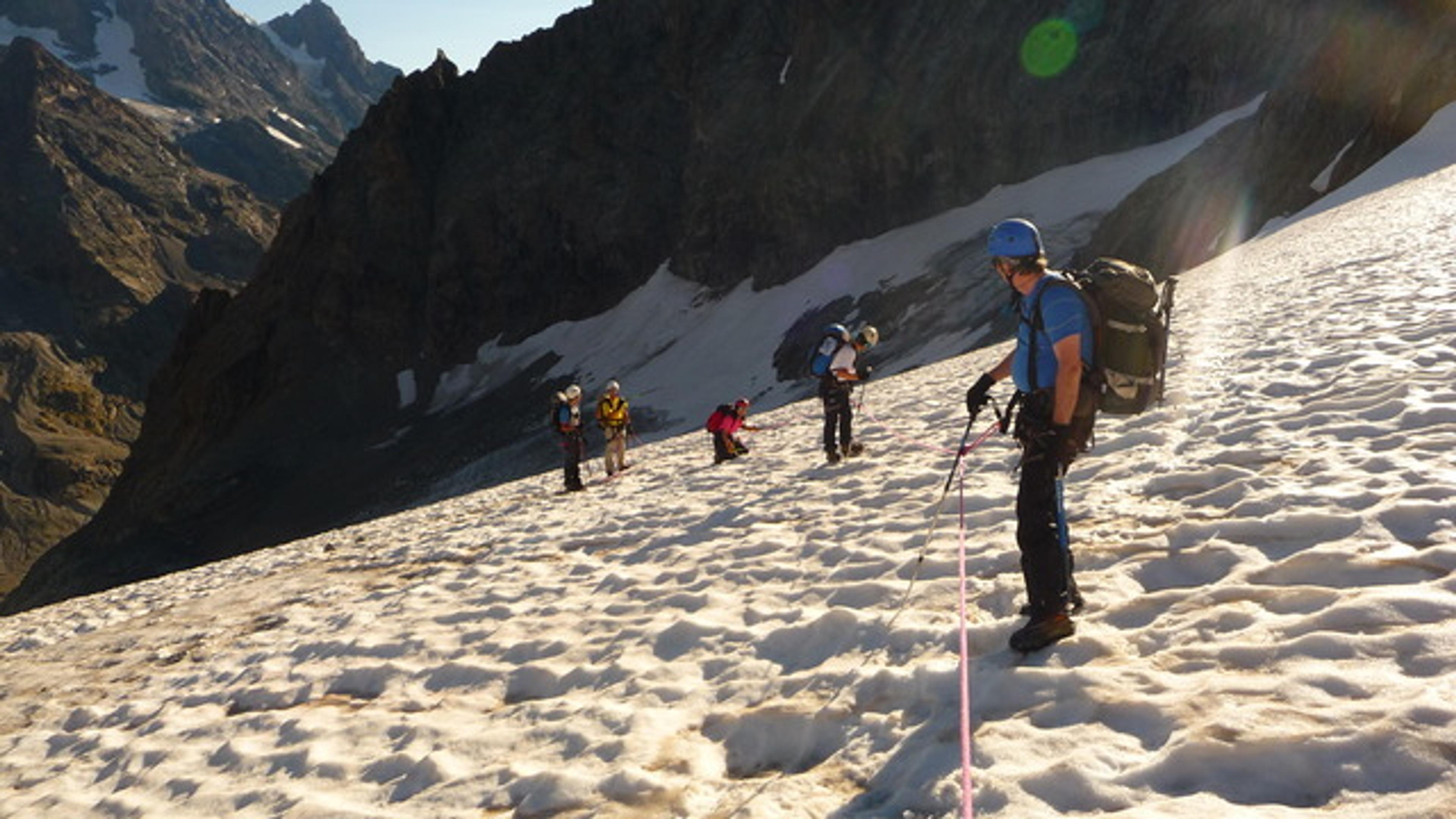 Tour des Ailefroides - Col du Sélé - Visite de crevasse